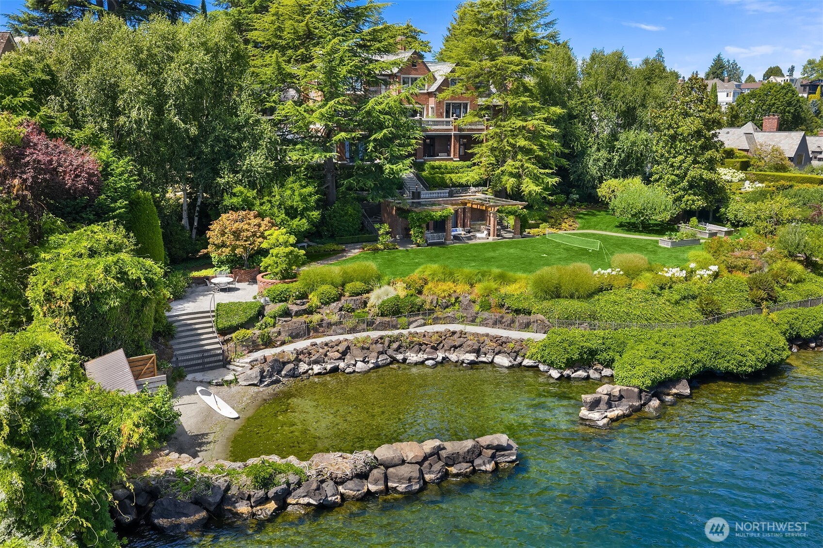 3038 E Laurelhurst Drive NE