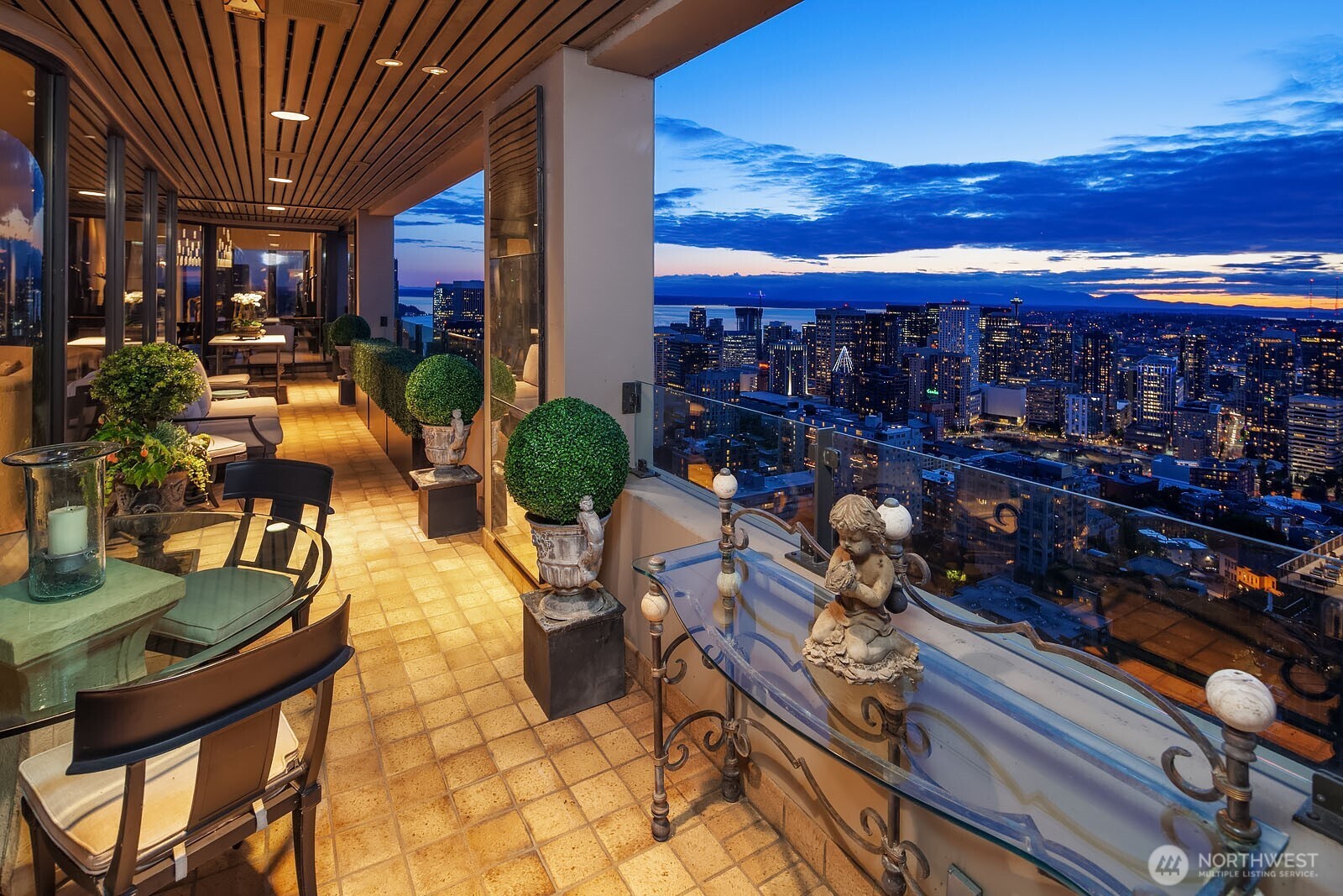 1301 Spring Street Unit: PH32
