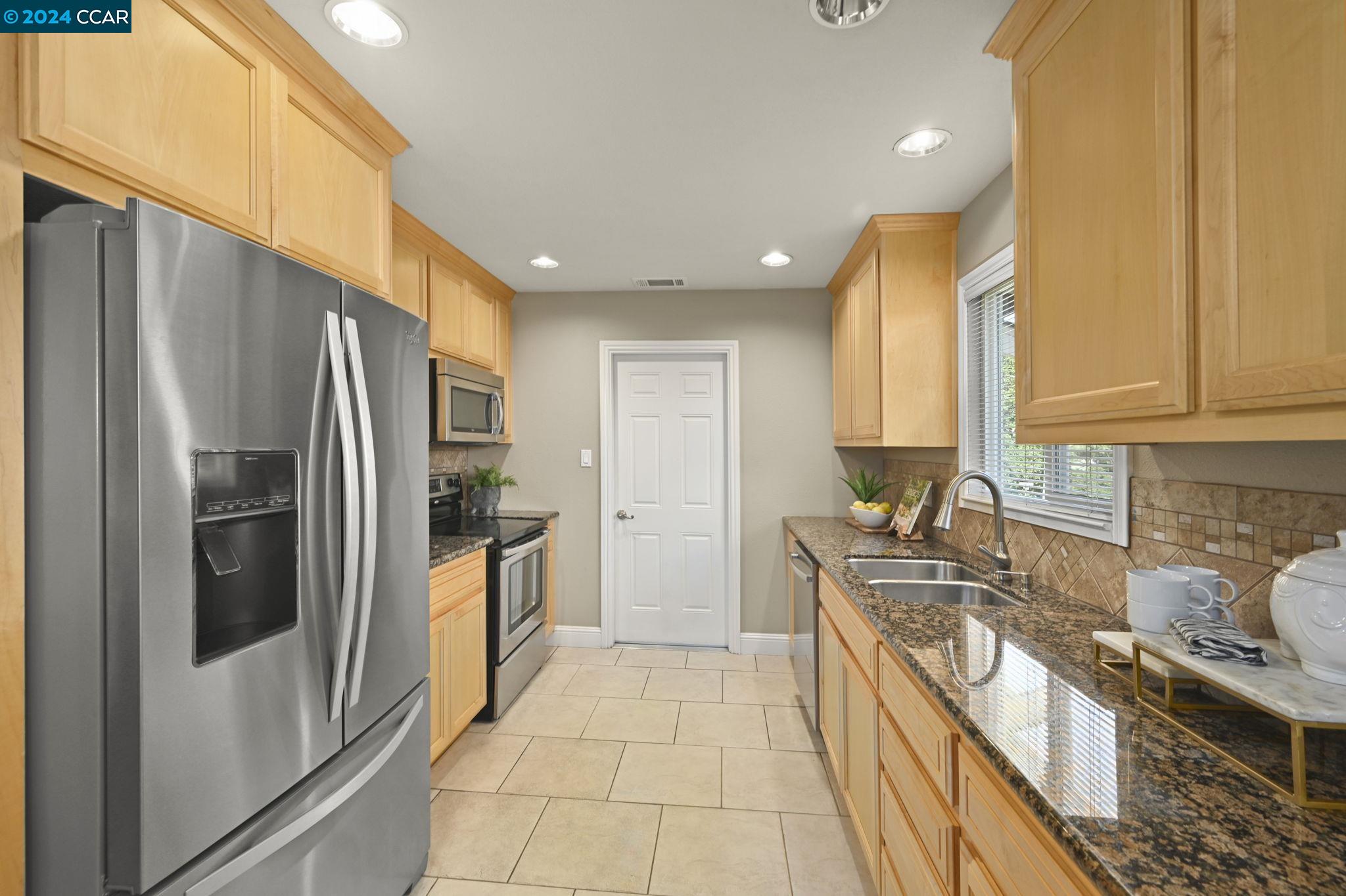 1072 Plaza Dr