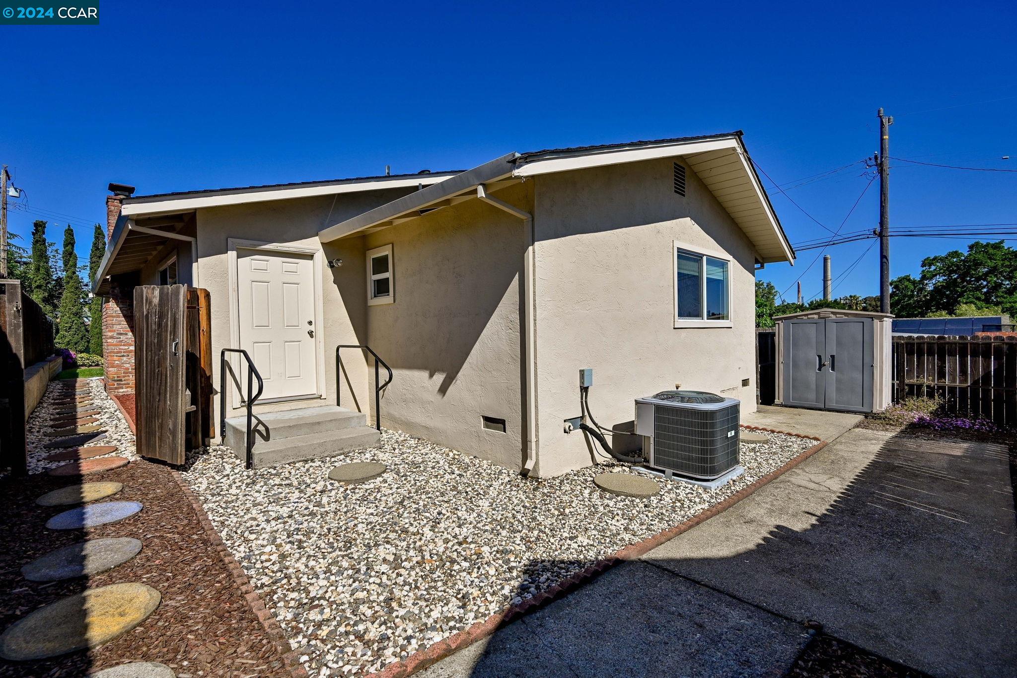 1072 Plaza Dr