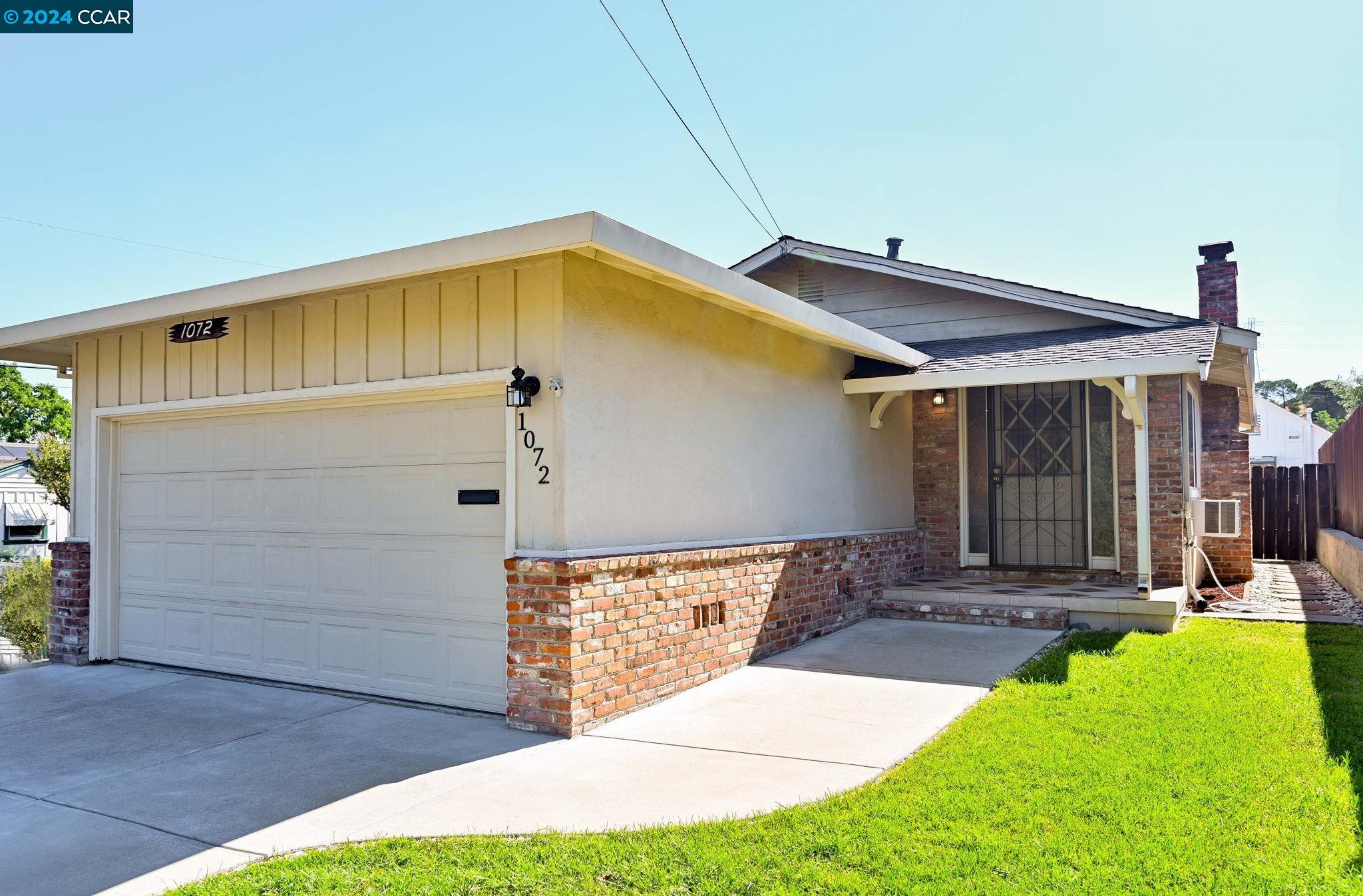 1072 Plaza Dr