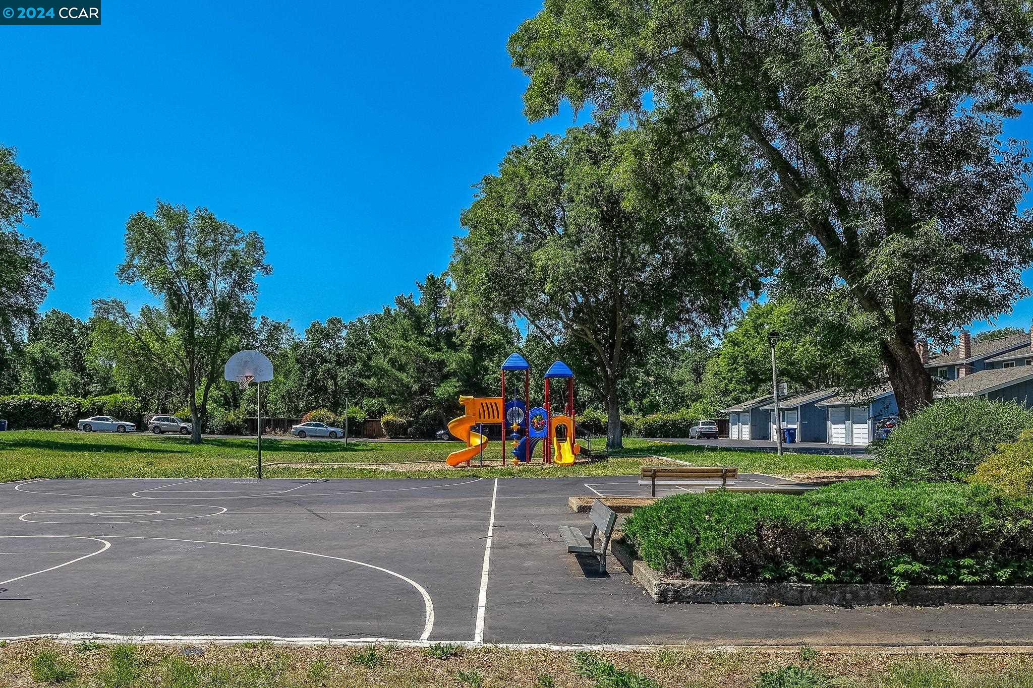 1451 Saint James Pkwy