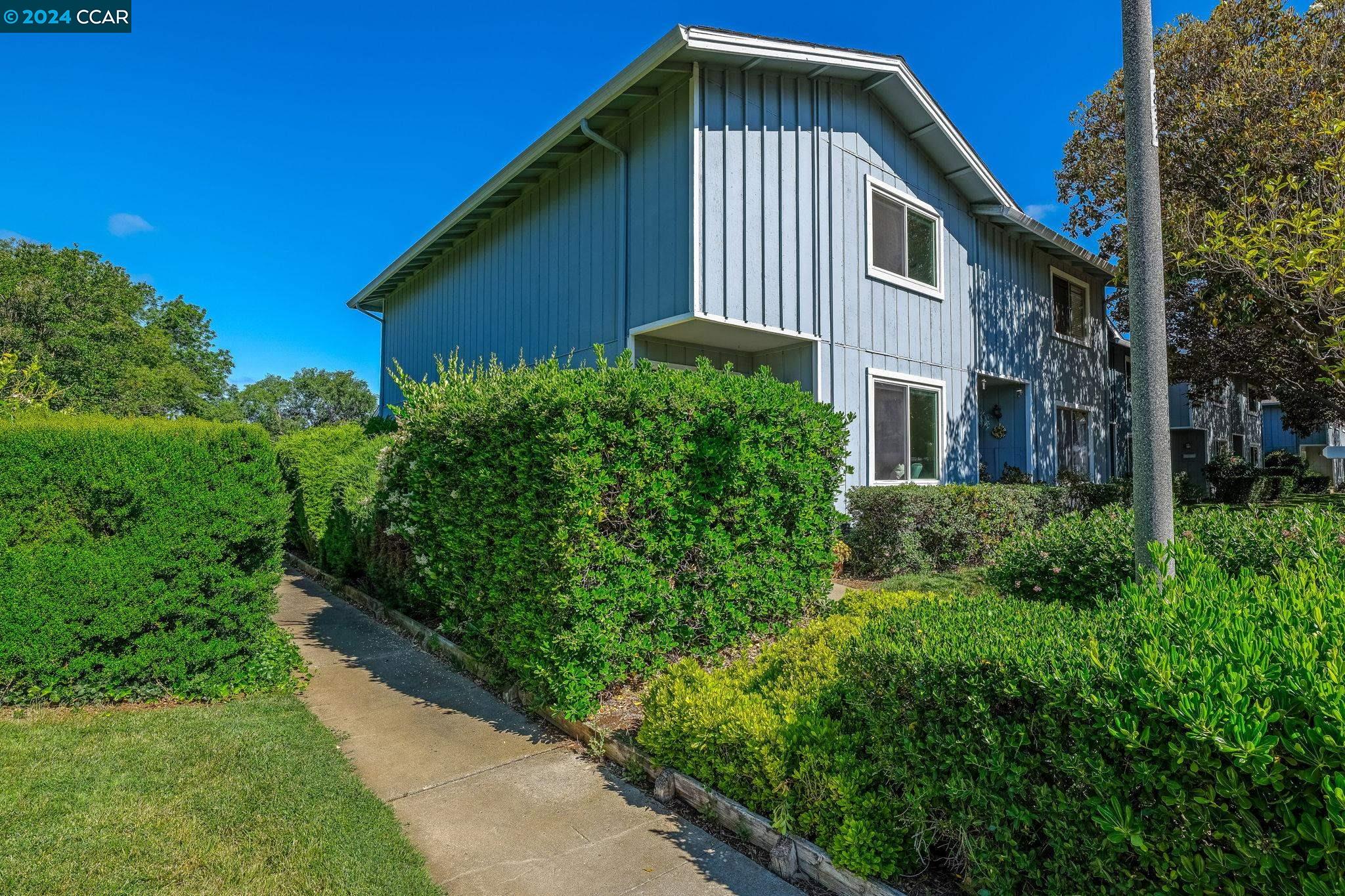 1451 Saint James Pkwy