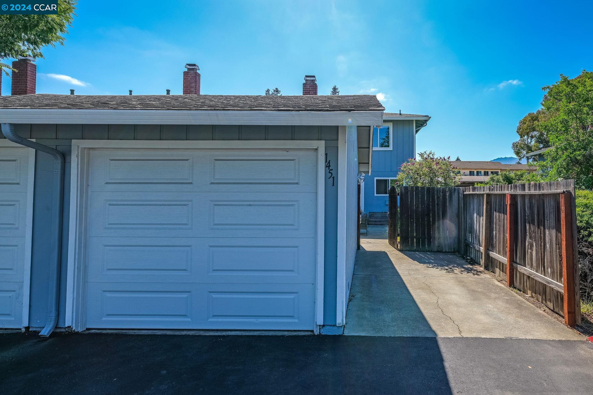 1451 Saint James Pkwy