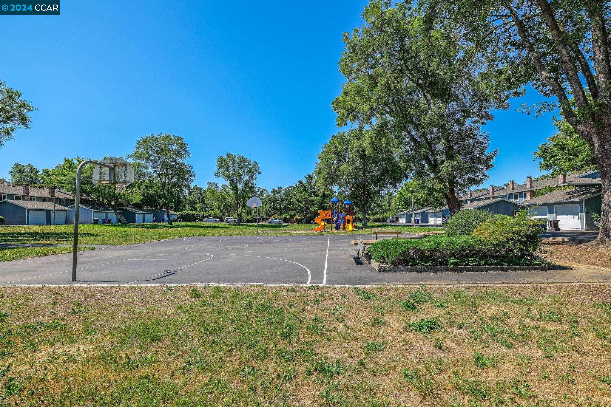 1451 Saint James Pkwy