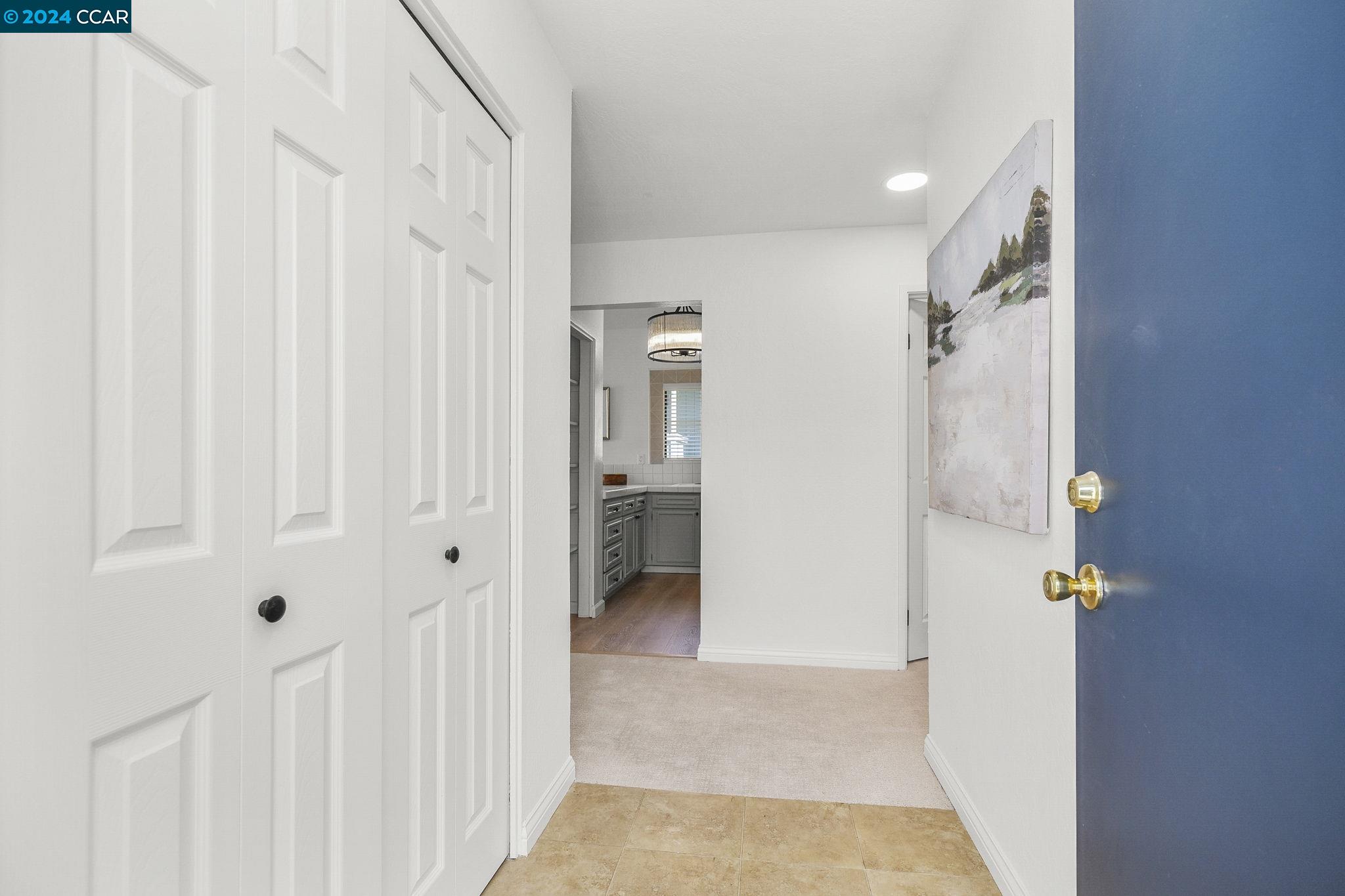 1060 Maywood Ln