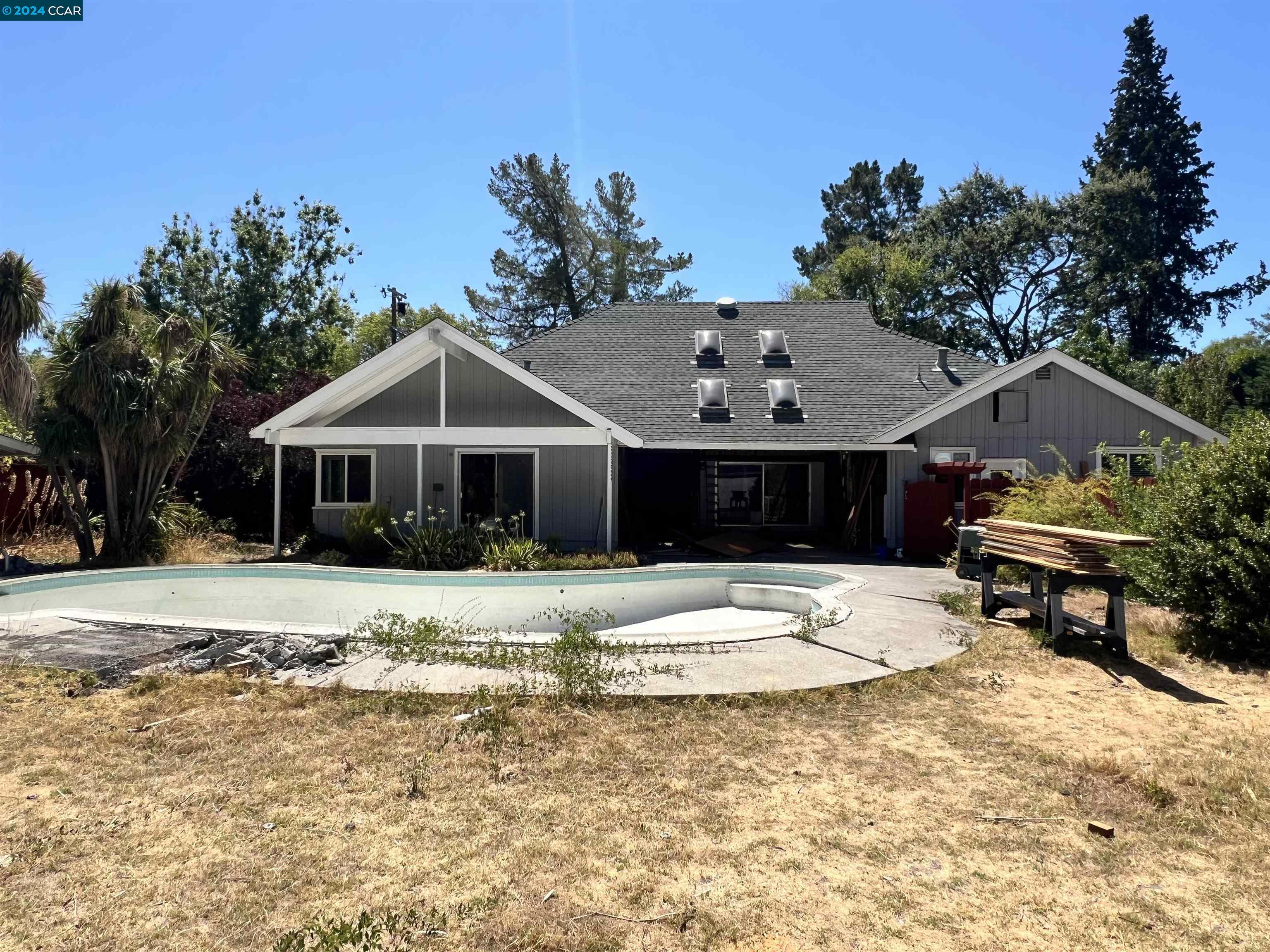 32 Meadow Ct