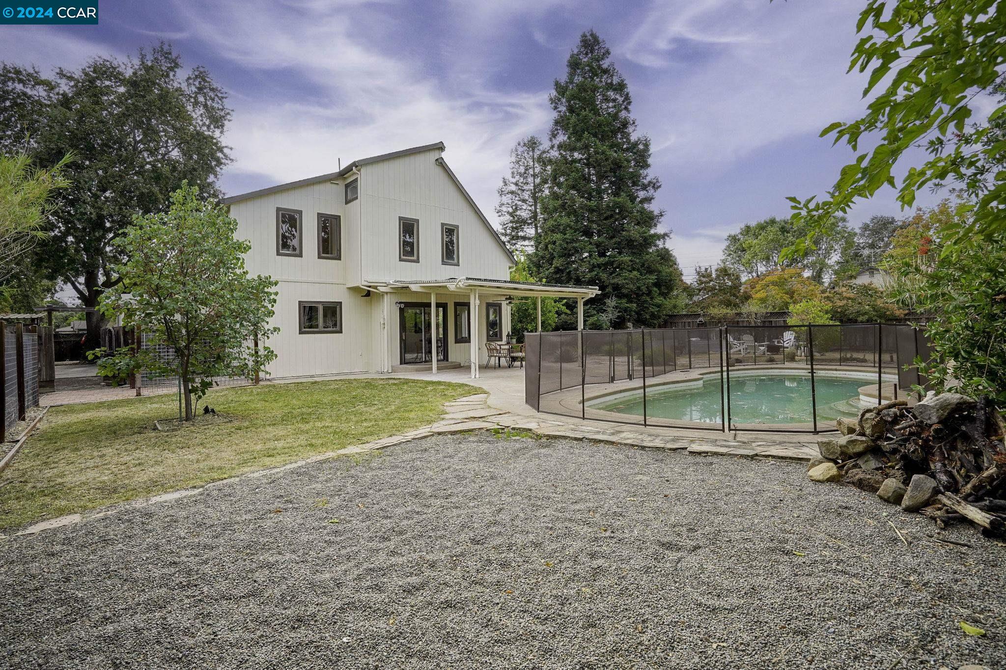 195 Pleasant Valley Dr