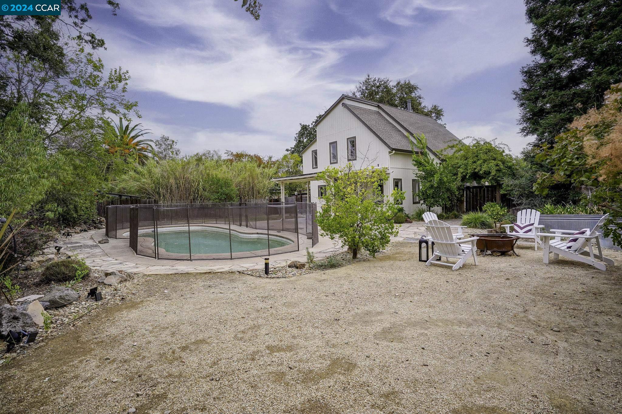 195 Pleasant Valley Dr