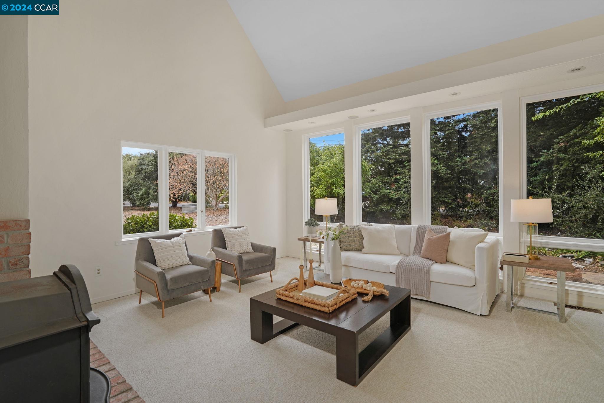 195 Pleasant Valley Dr