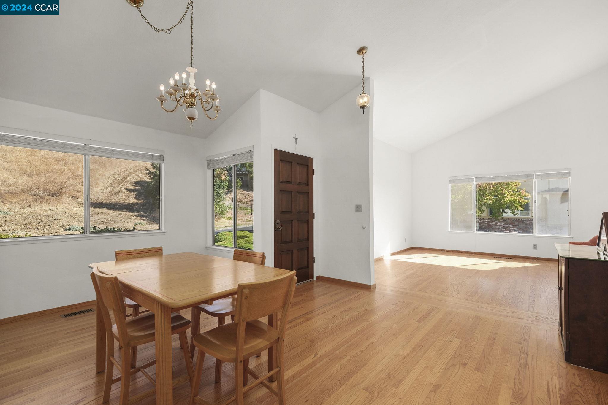 6512 Manhatten Ct