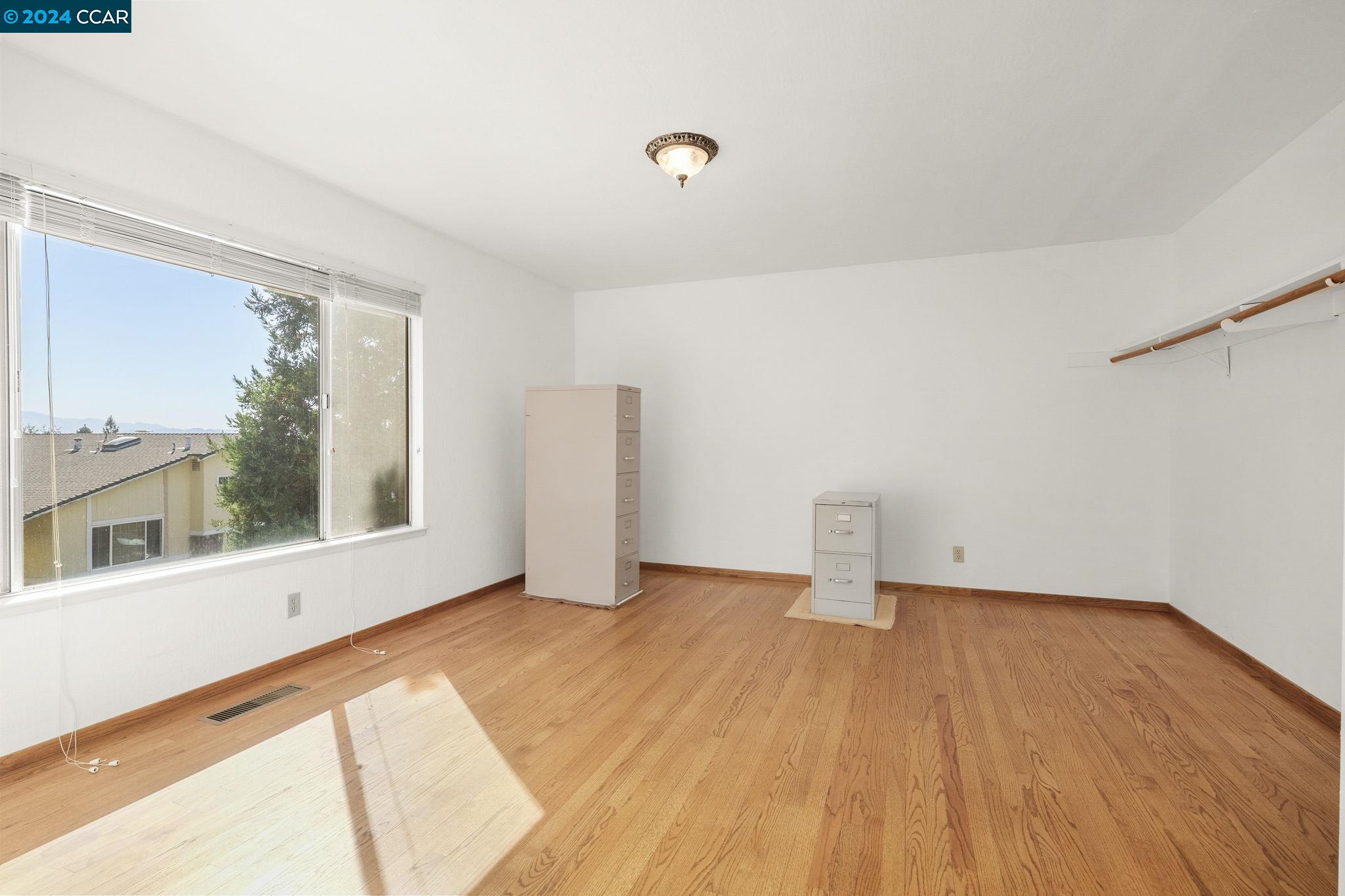 6512 Manhatten Ct