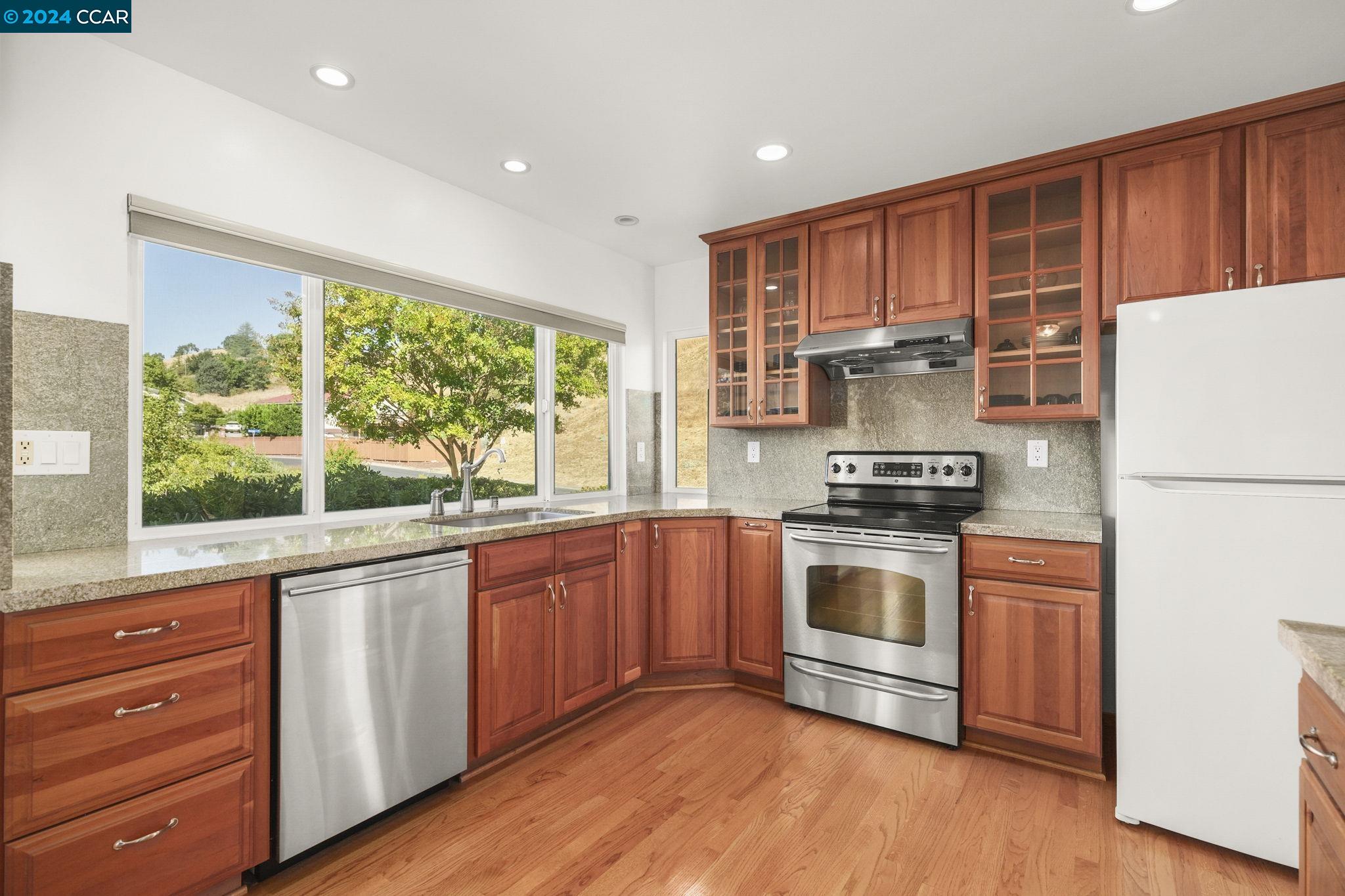 6512 Manhatten Ct