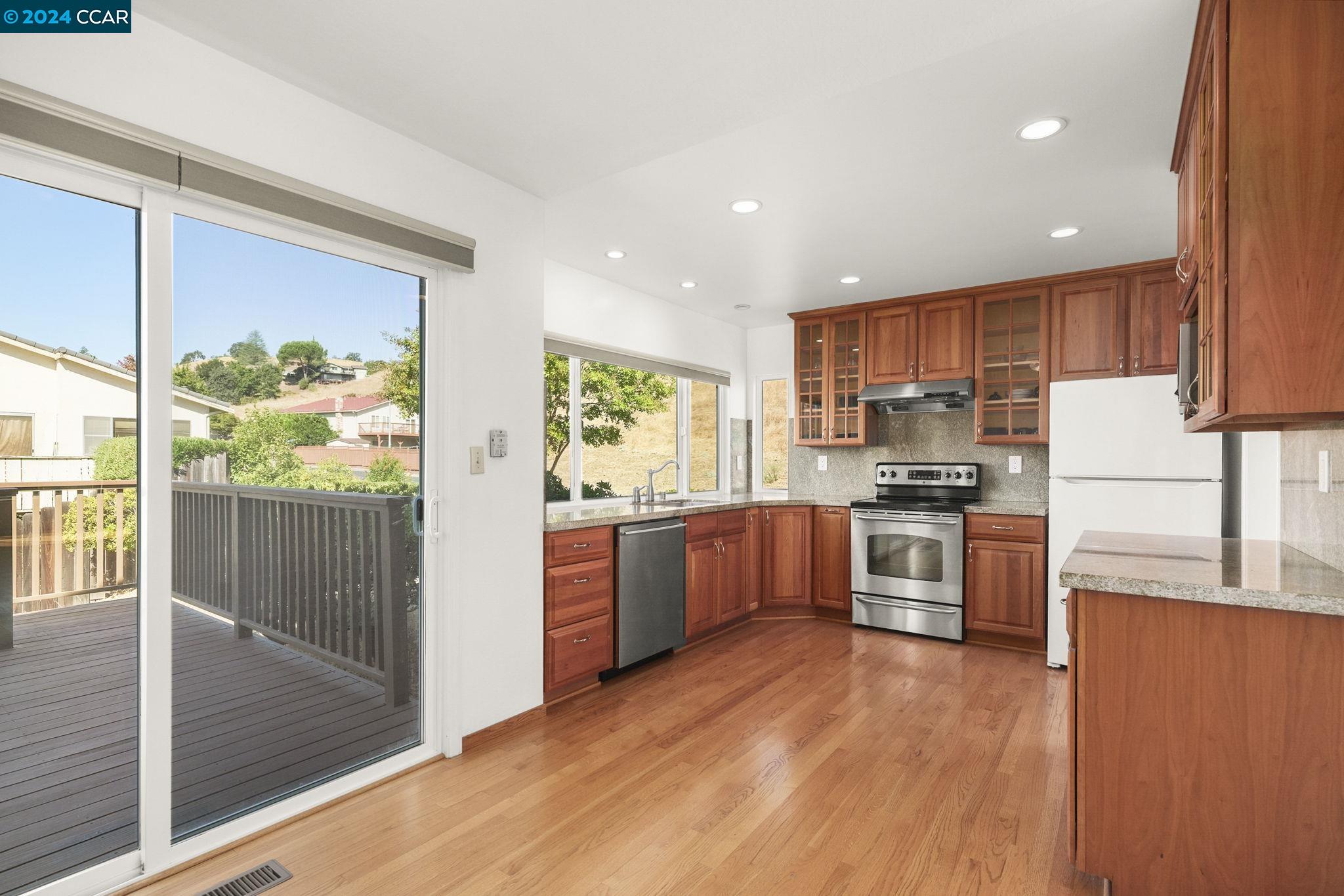 6512 Manhatten Ct