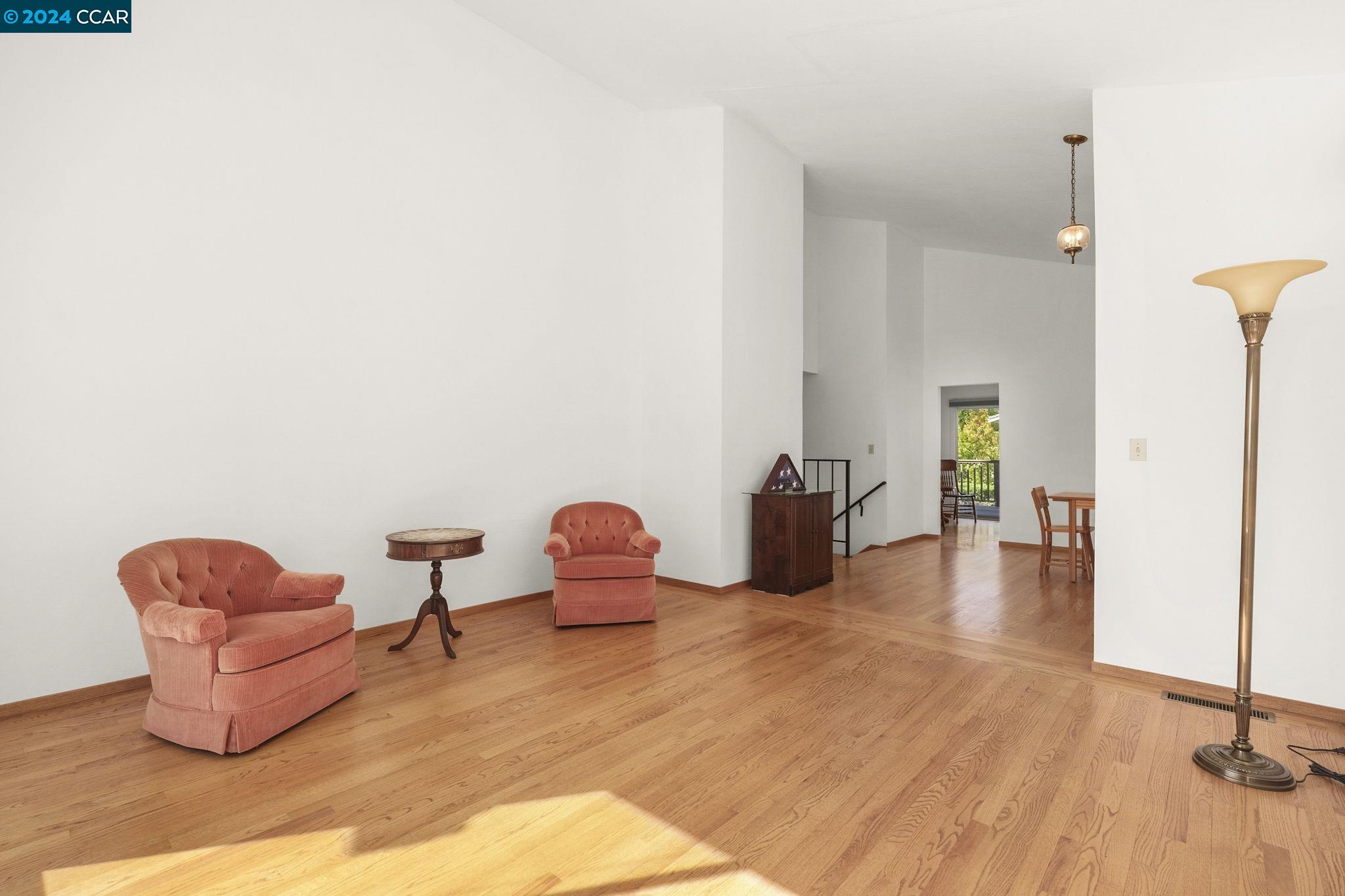 6512 Manhatten Ct