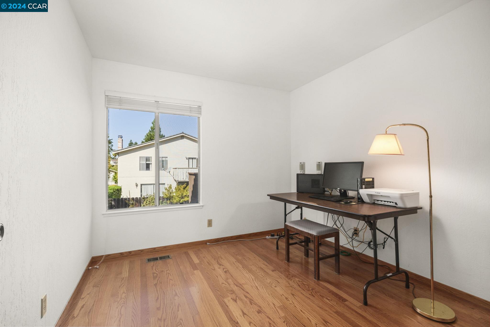 6512 Manhatten Ct