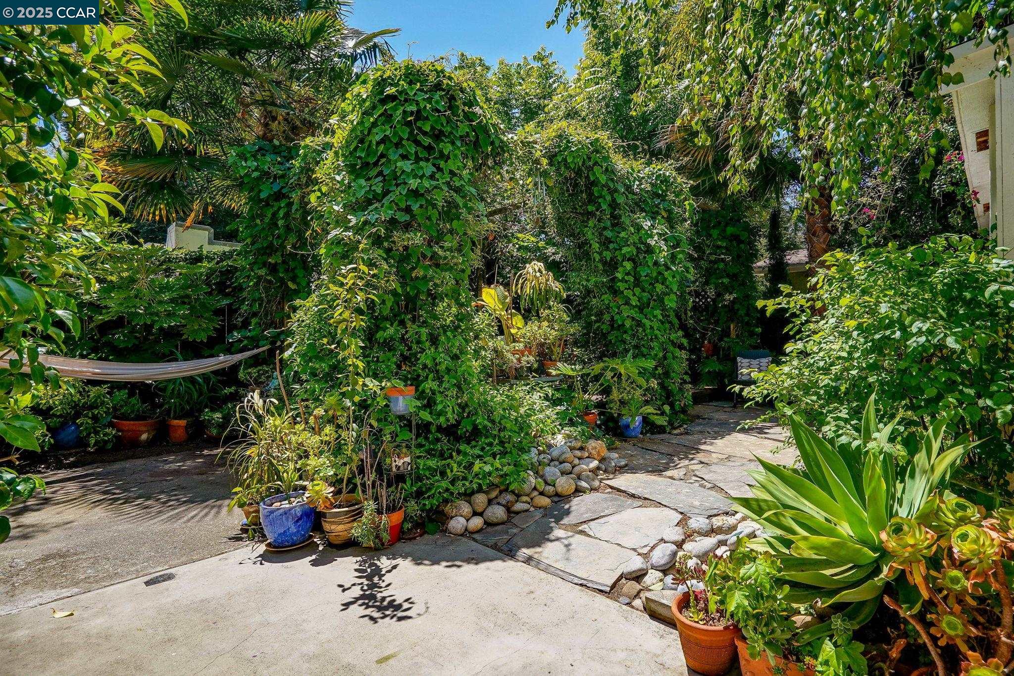1714 Alhambra Ave