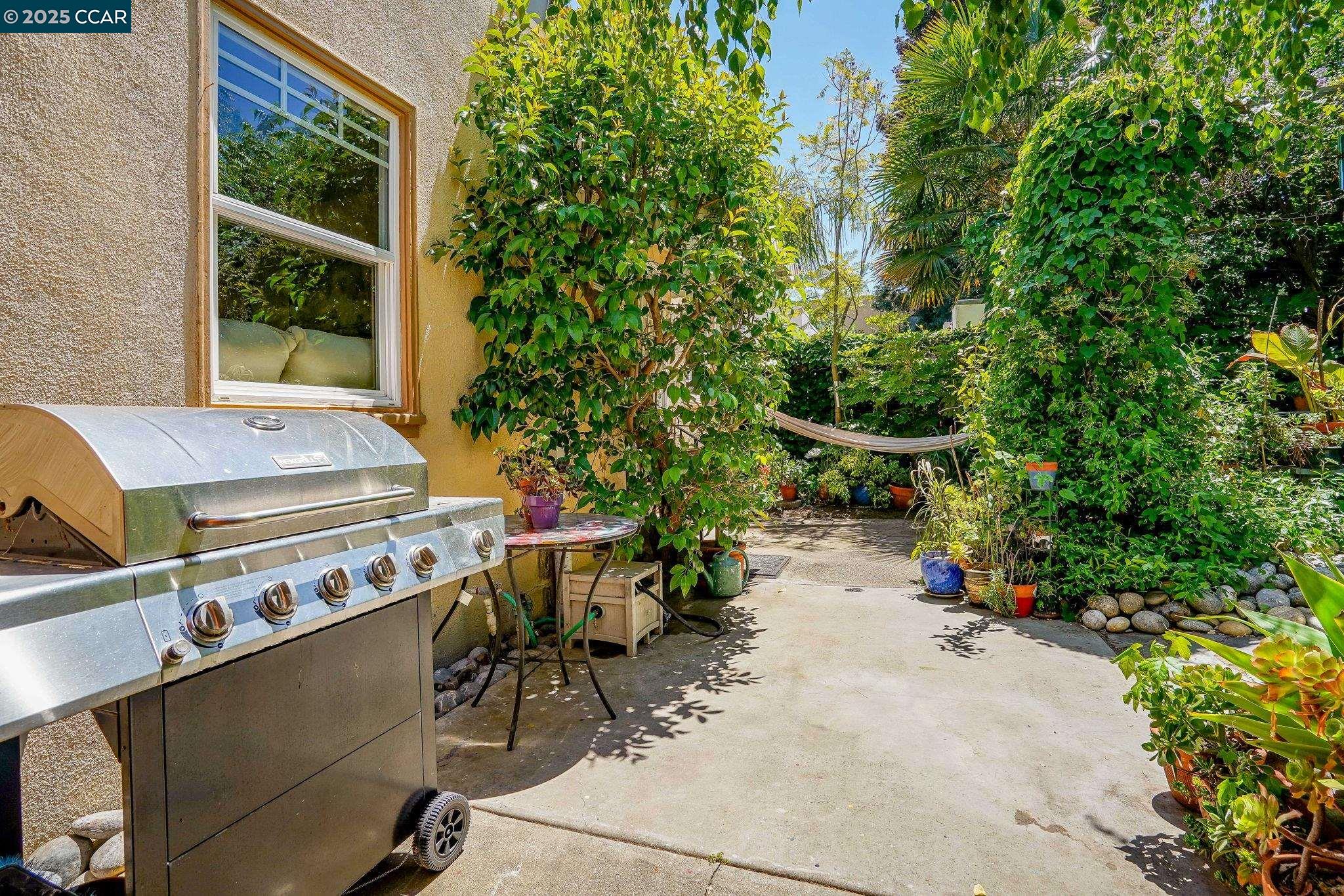 1714 Alhambra Ave