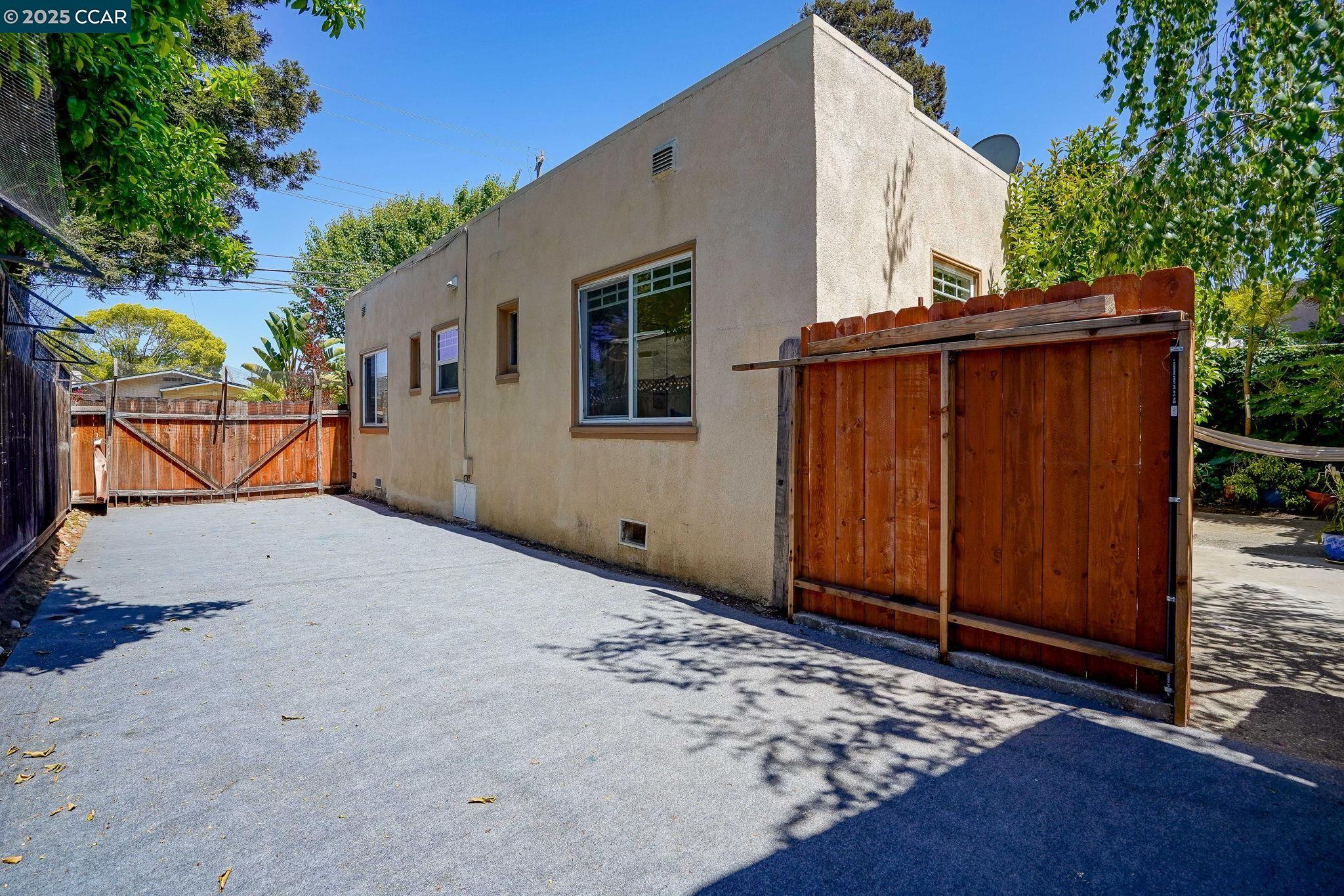 1714 Alhambra Ave