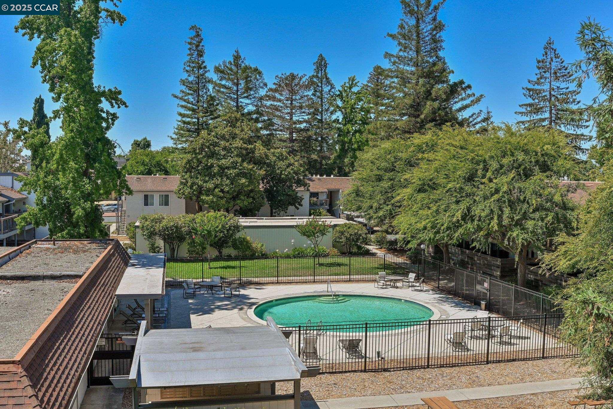 4081 Clayton Rd # 202