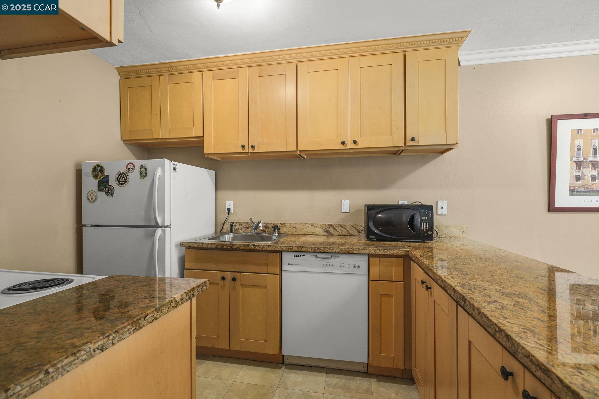 4081 Clayton Rd # 202