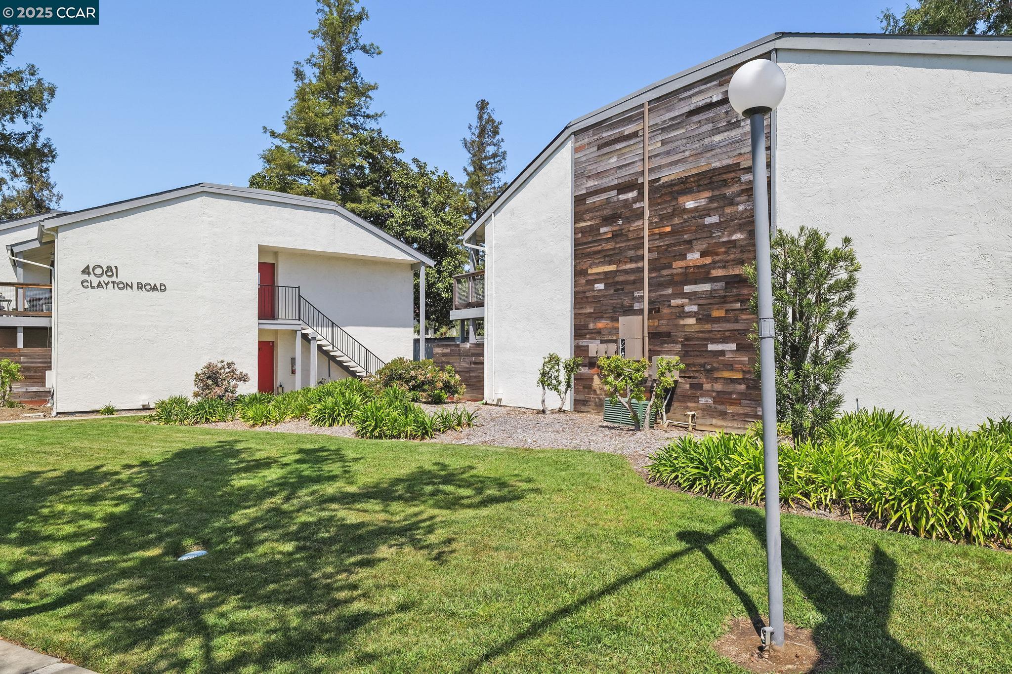 4081 Clayton Rd # 202