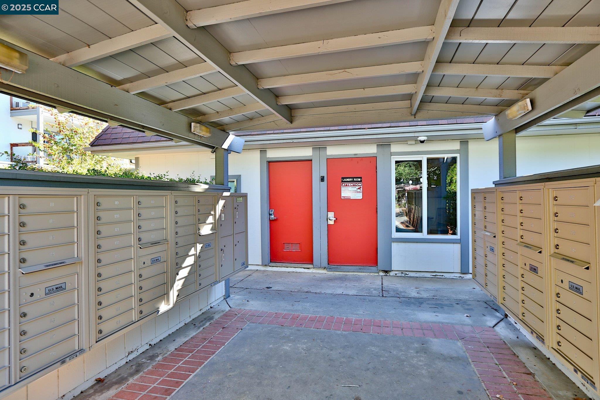 4081 Clayton Rd # 202