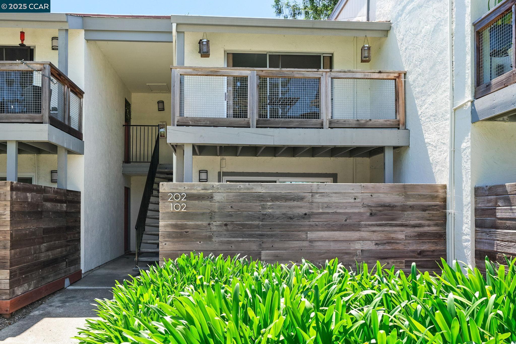 4081 Clayton Rd # 202