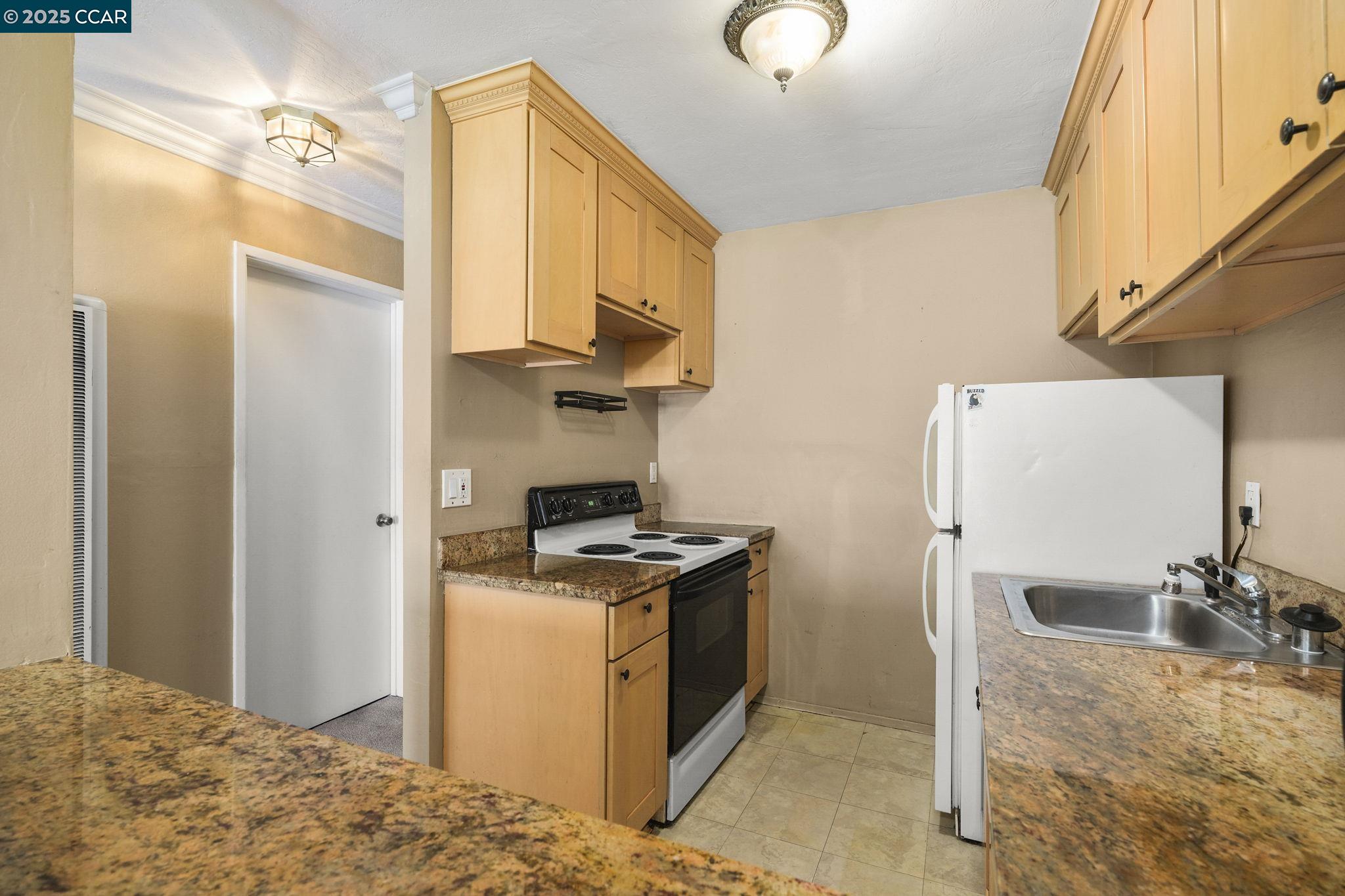 4081 Clayton Rd # 202