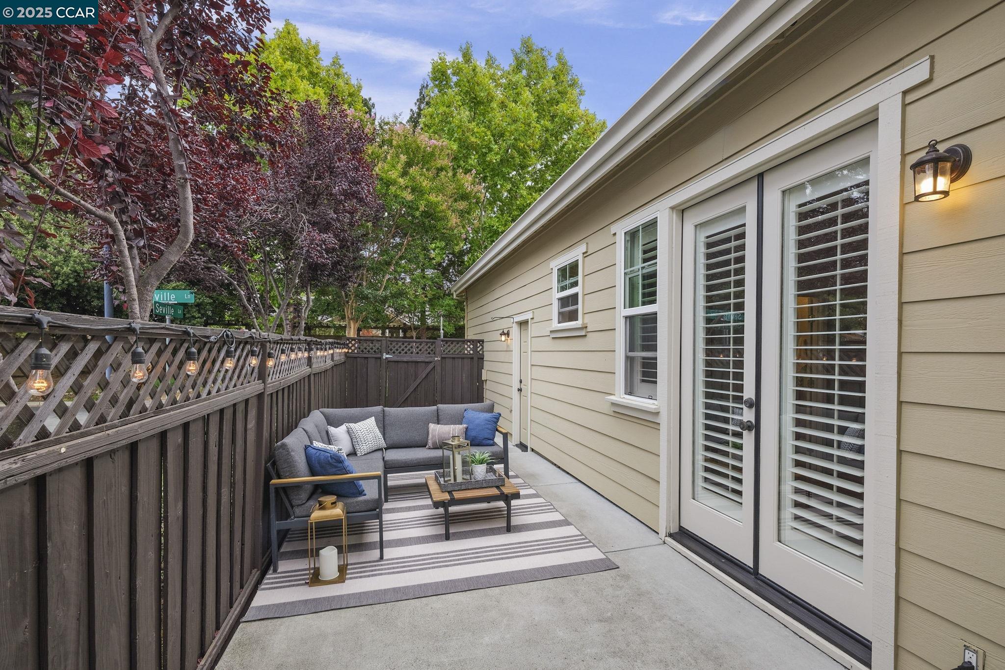 401 Seville Ln