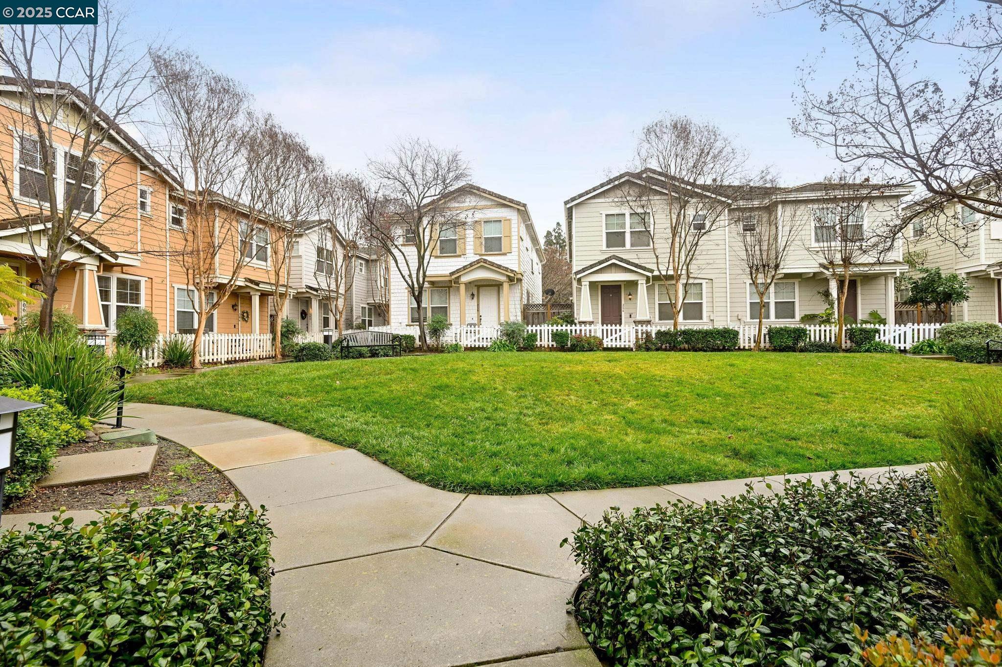 401 Seville Ln