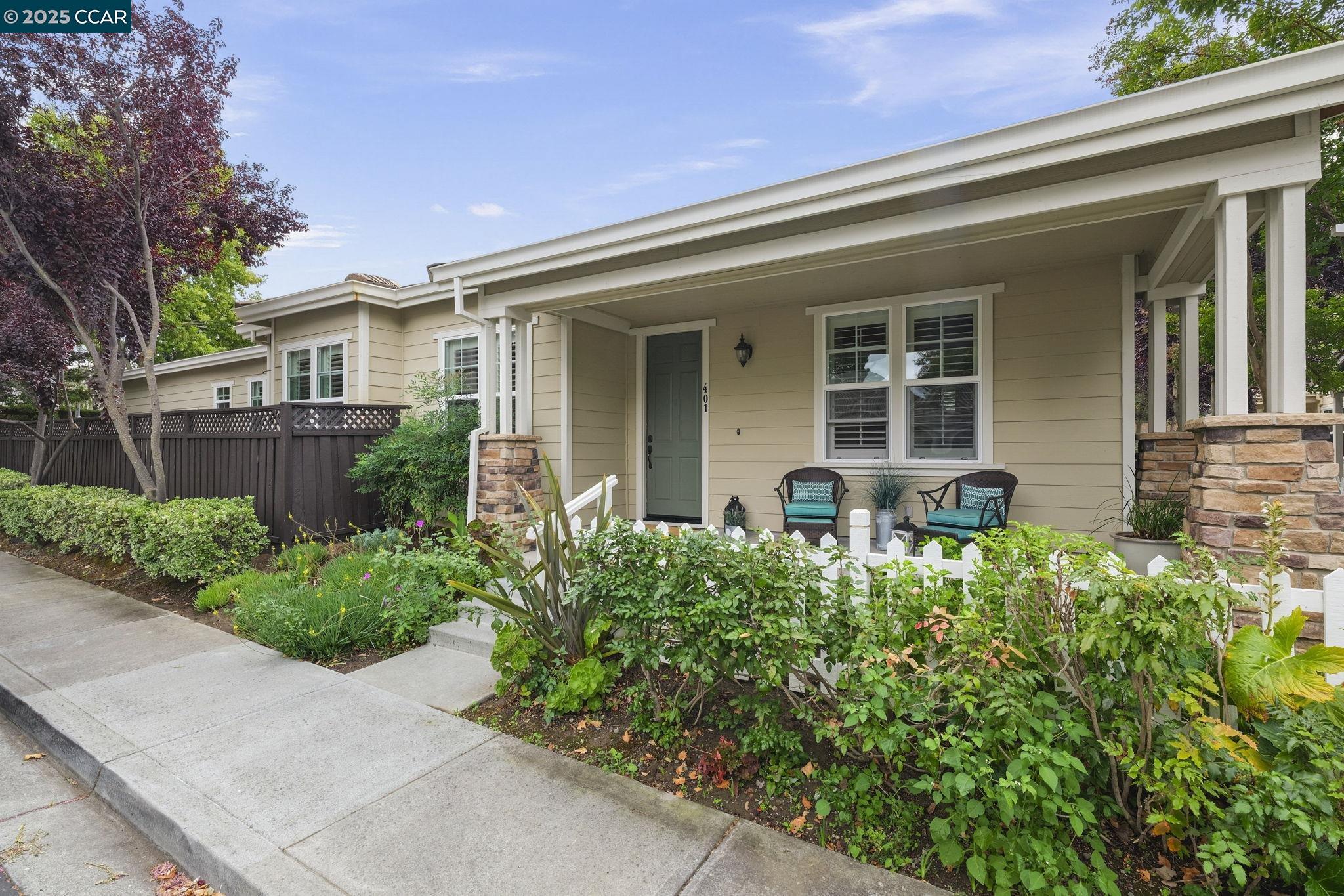401 Seville Ln