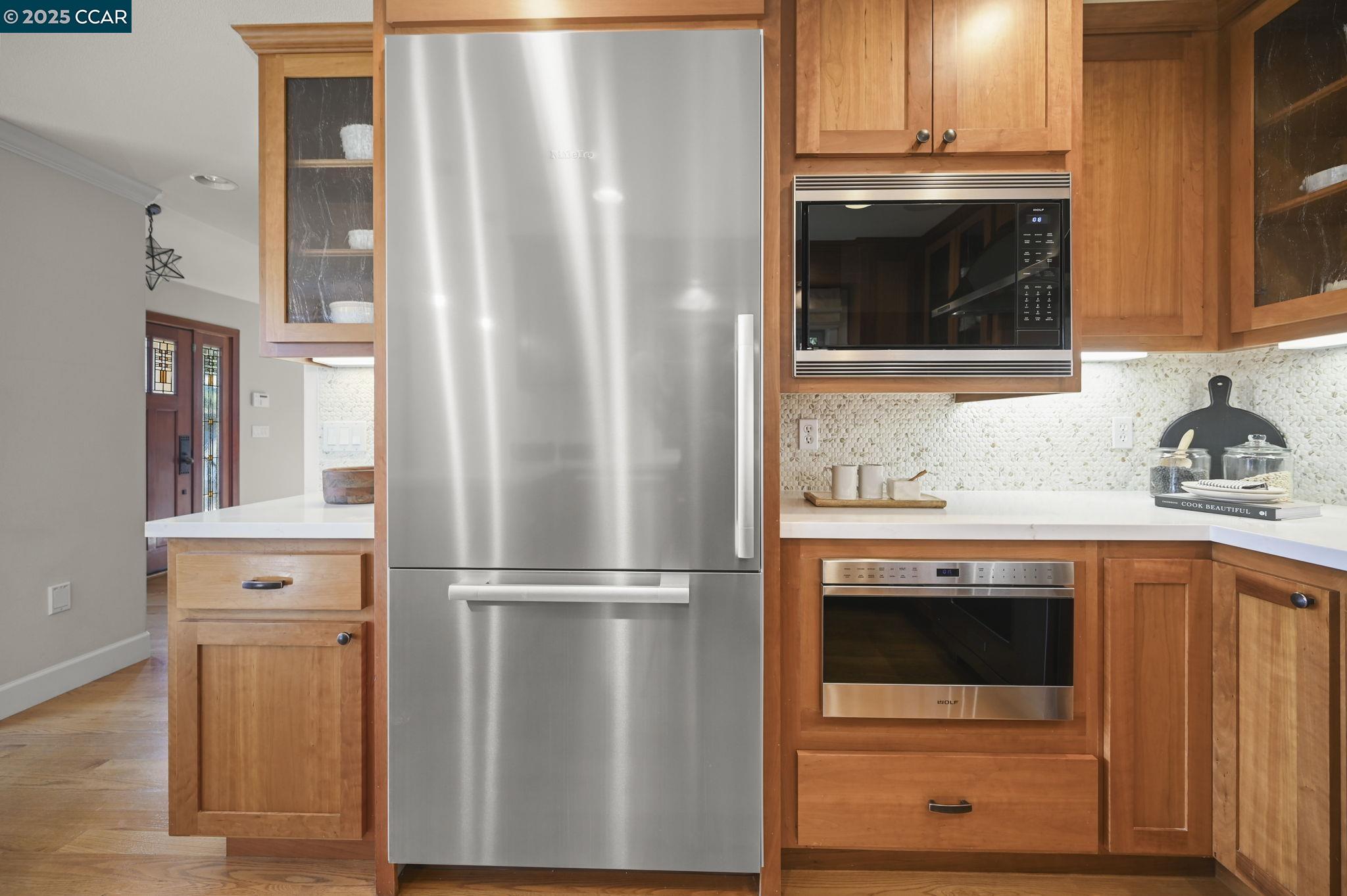 1042 W Arlington Way