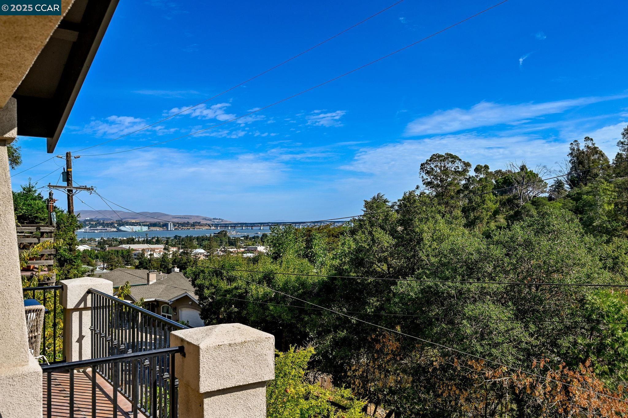 1042 W Arlington Way