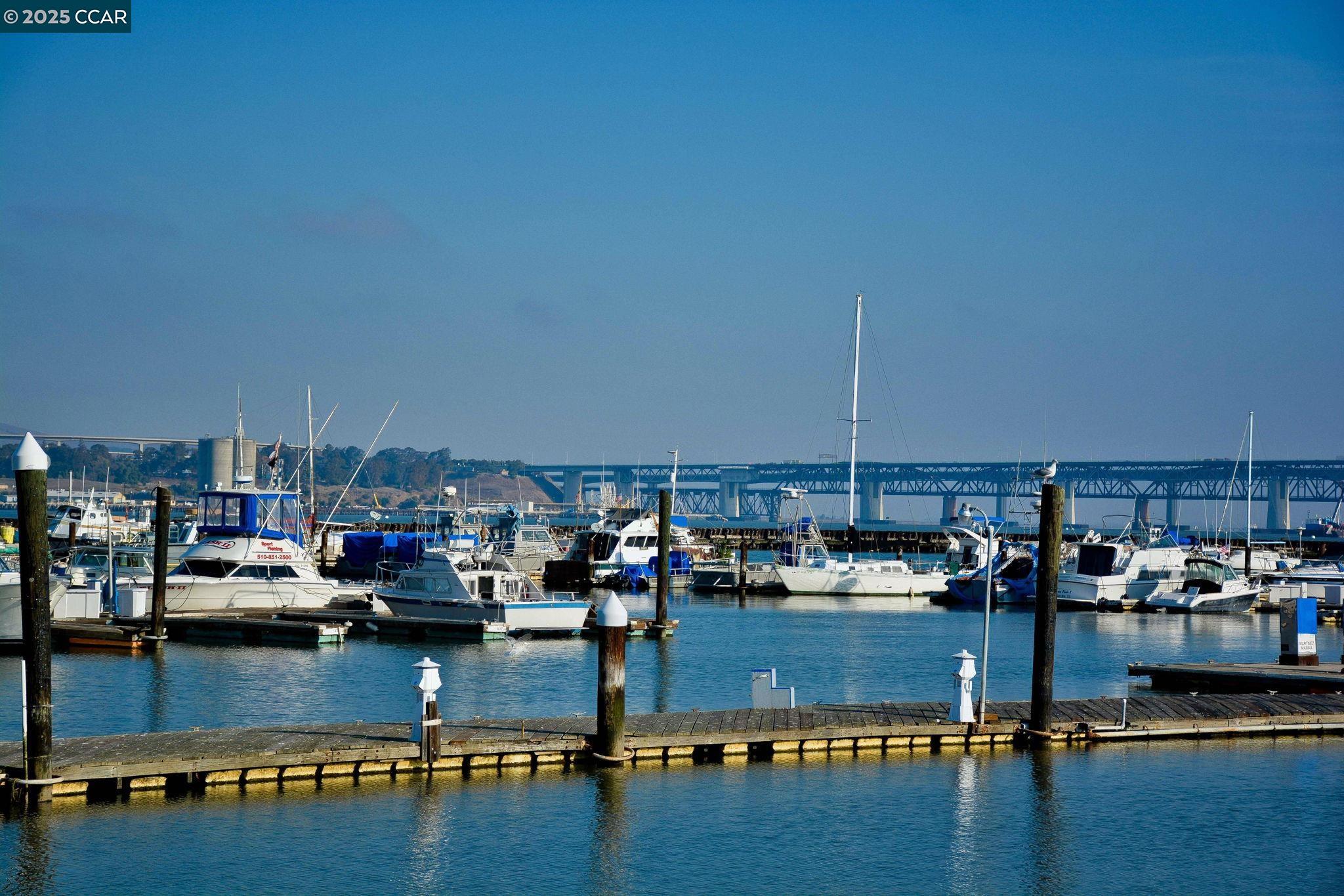 1042 W Arlington Way