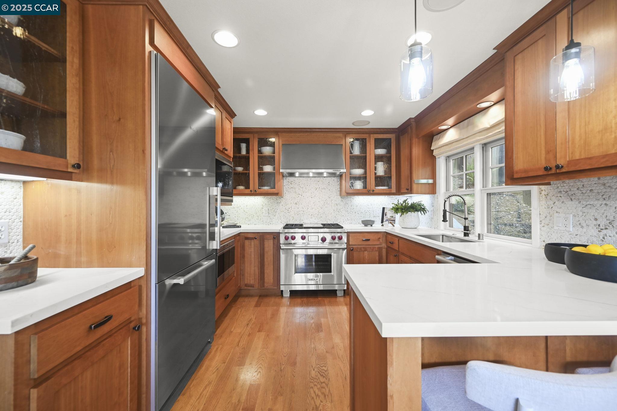 1042 W Arlington Way