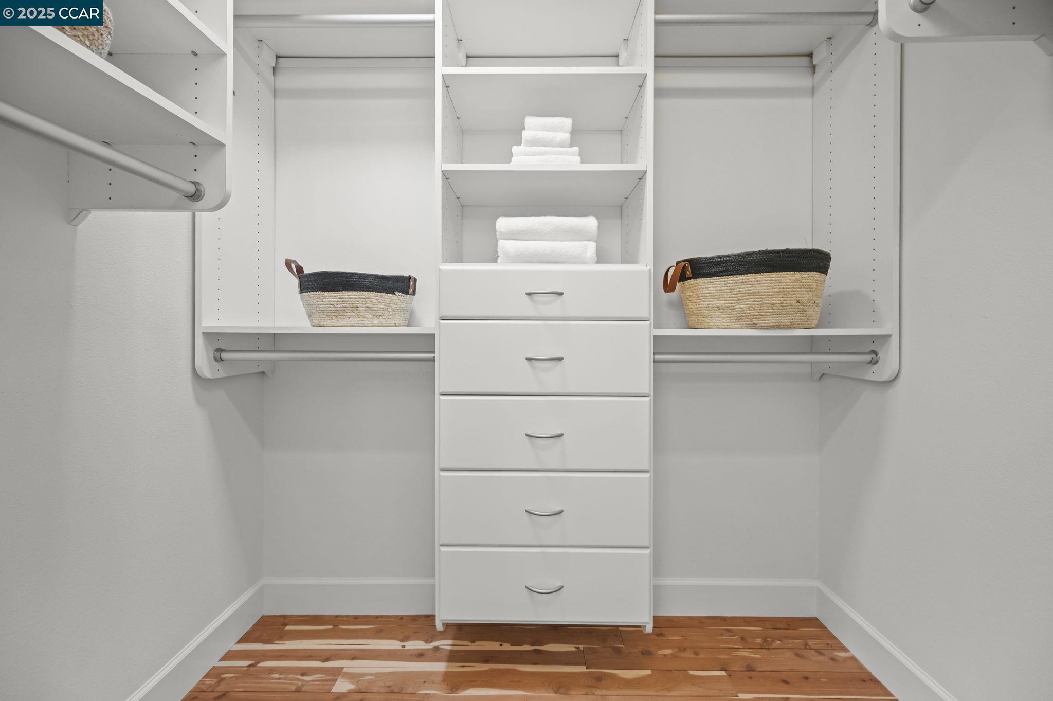 1042 W Arlington Way