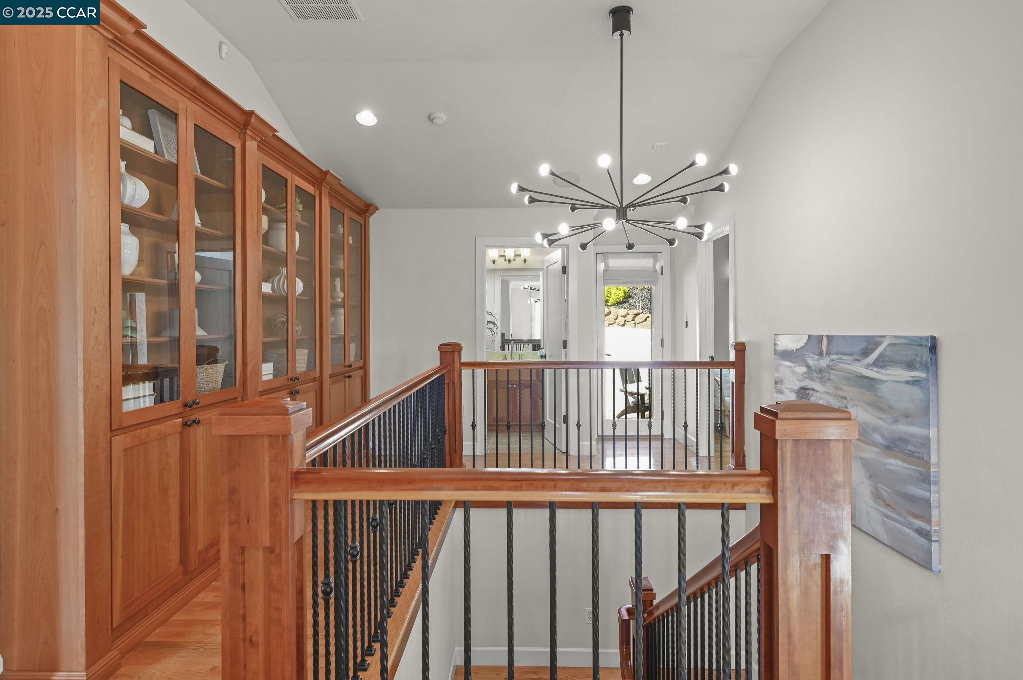 1042 W Arlington Way