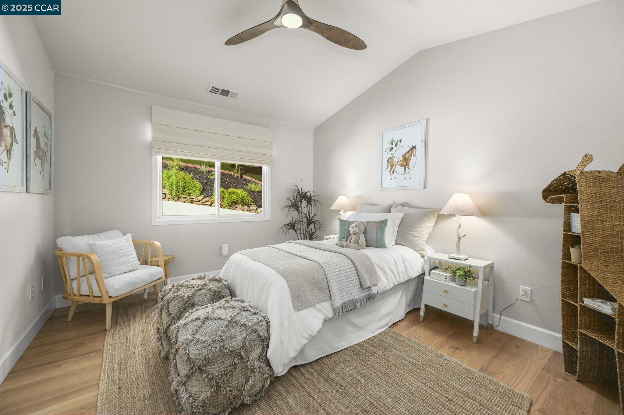 1042 W Arlington Way