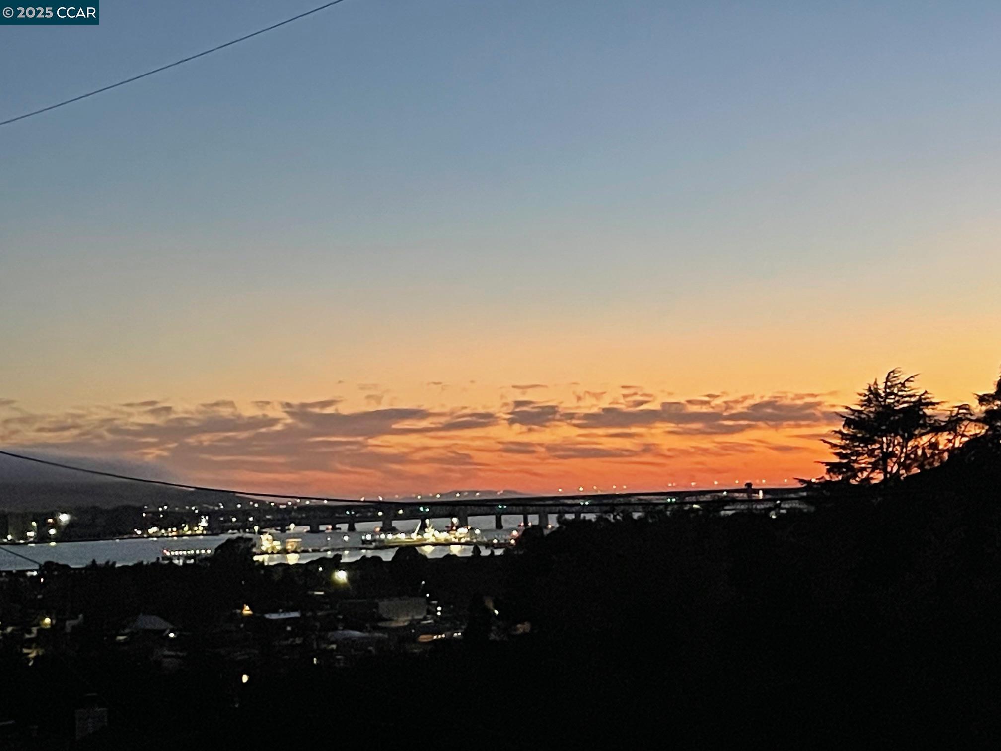 1042 W Arlington Way