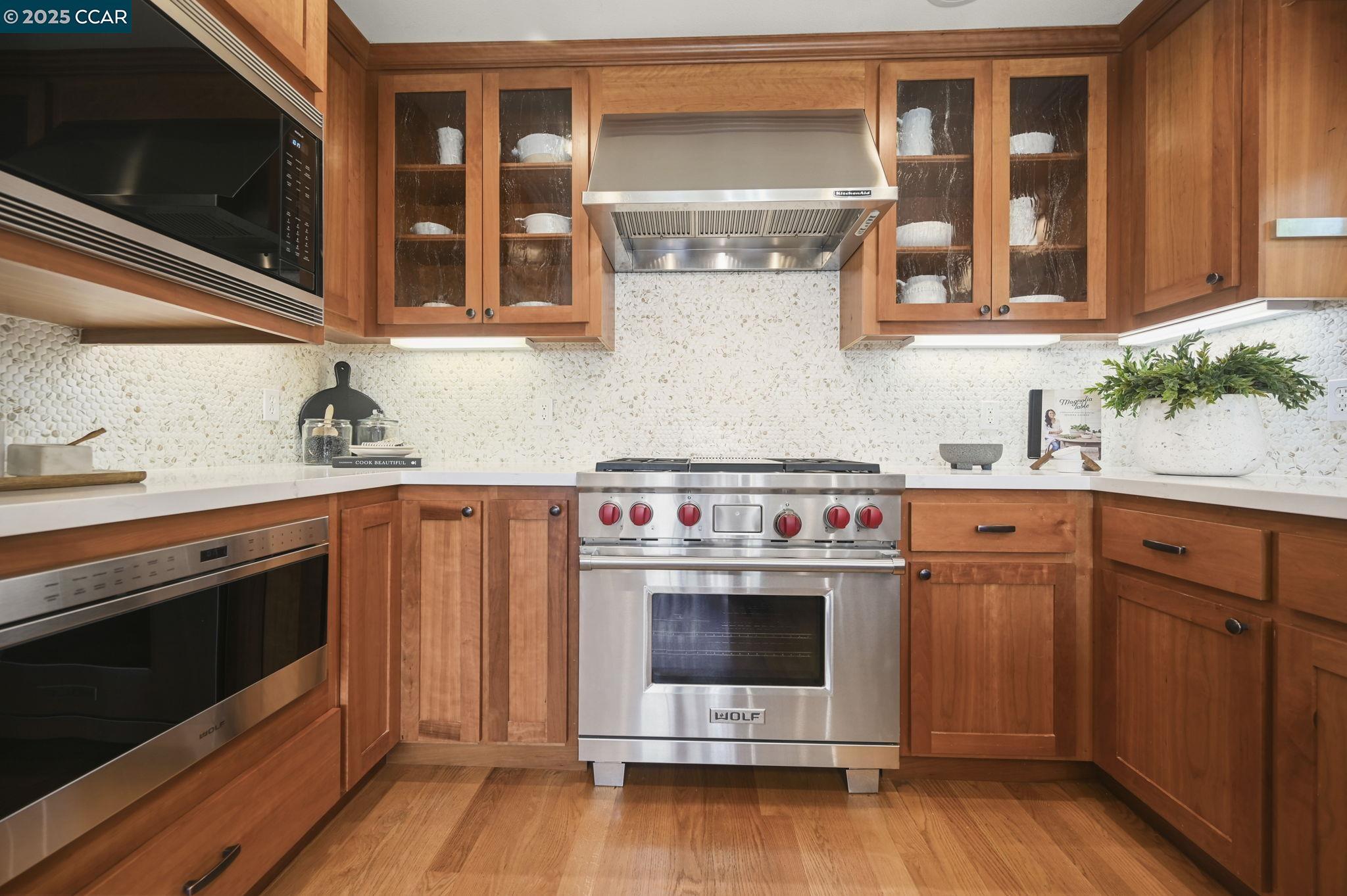 1042 W Arlington Way