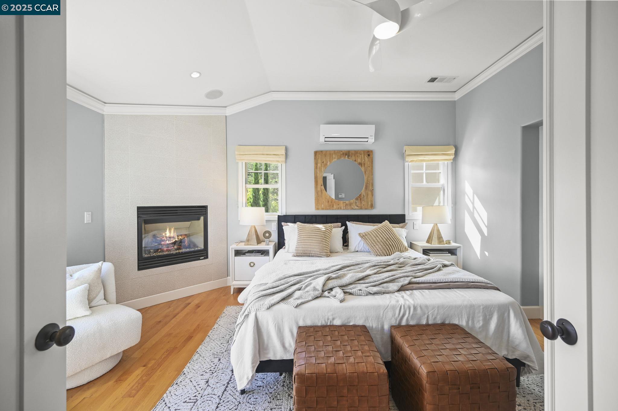 1042 W Arlington Way