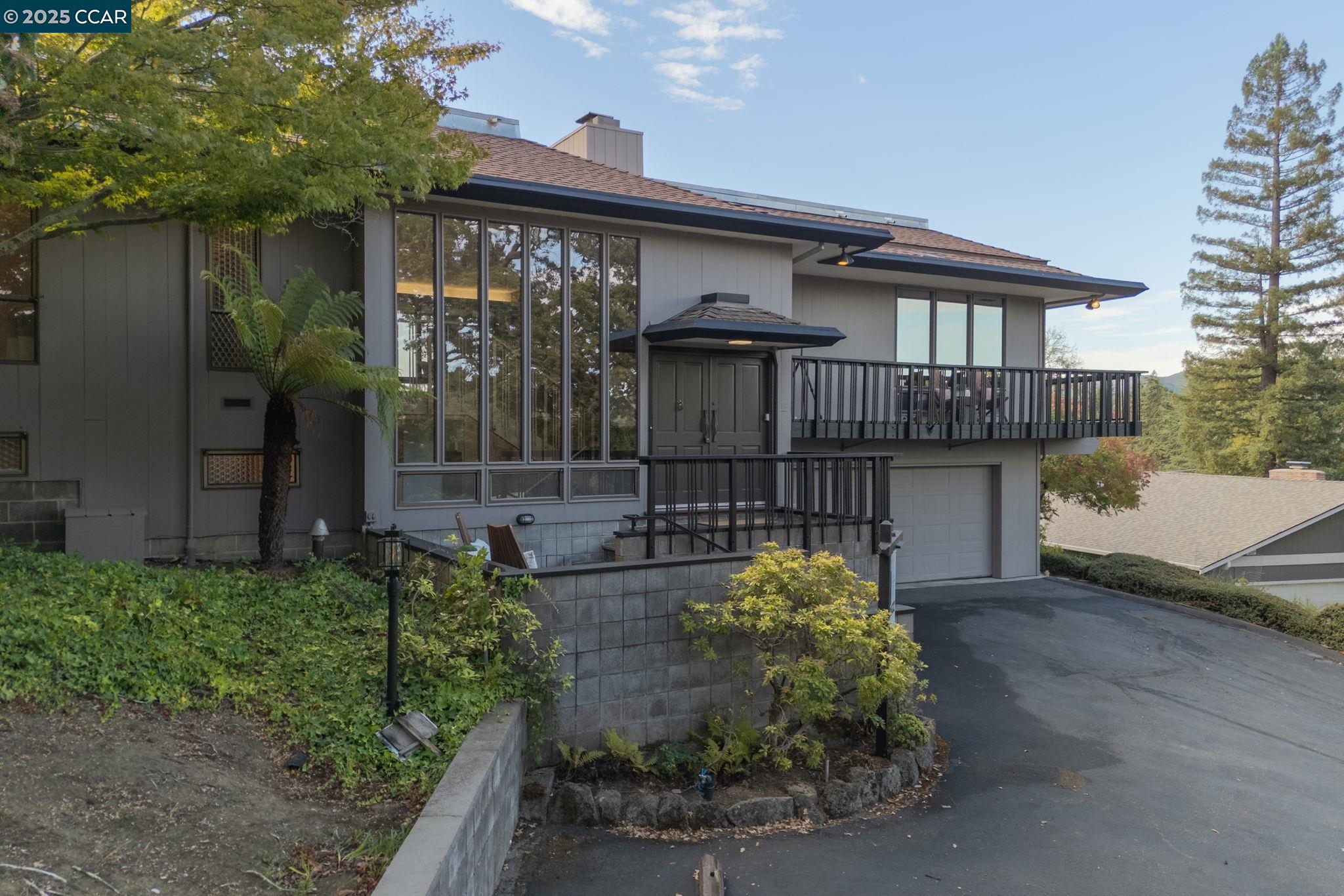 16 Wendy Ln