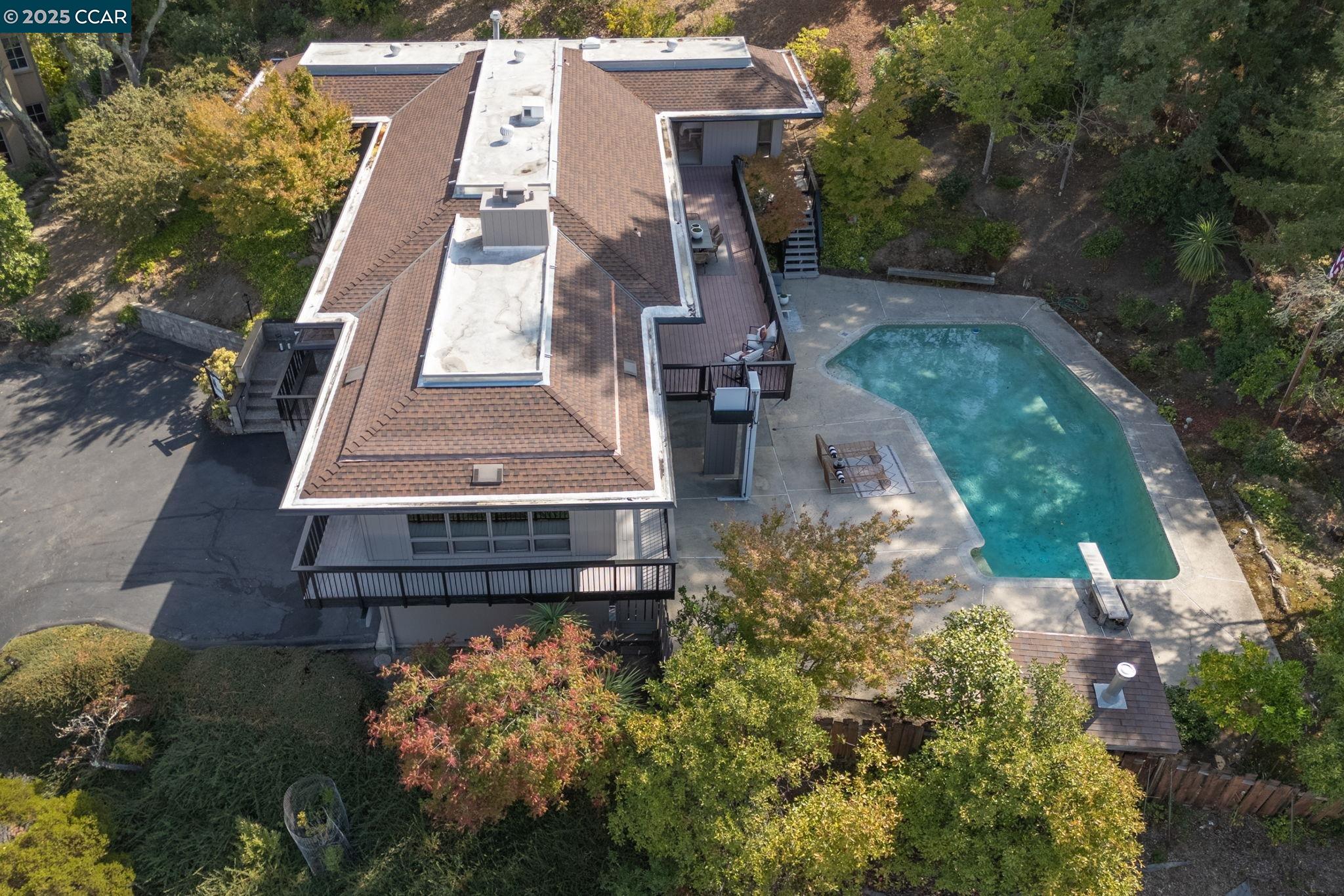 16 Wendy Ln
