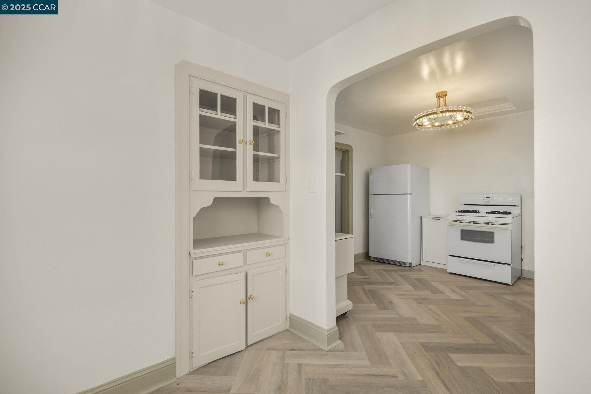 1016 Castro, Martinez