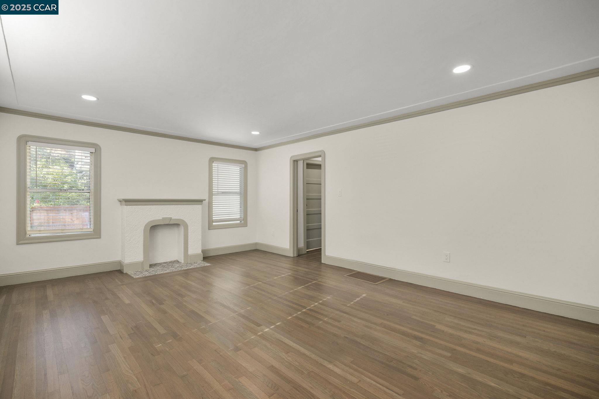 1016 Castro, Martinez