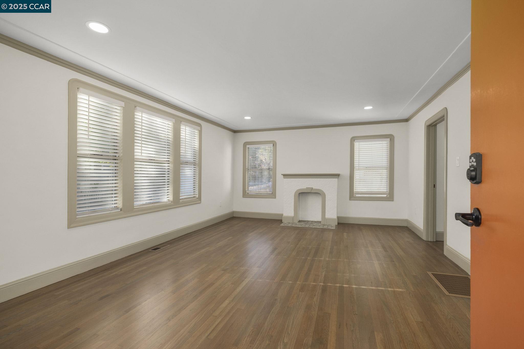 1016 Castro, Martinez