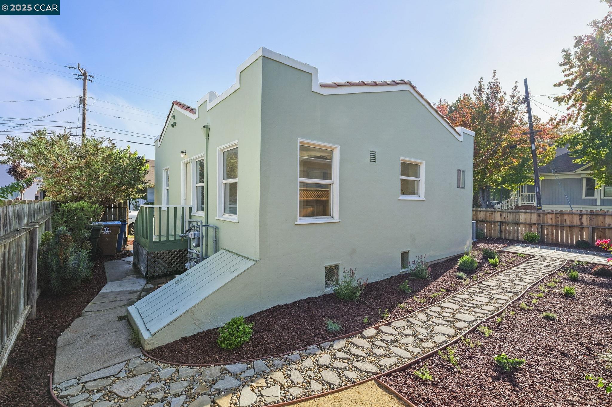 1016 Castro, Martinez