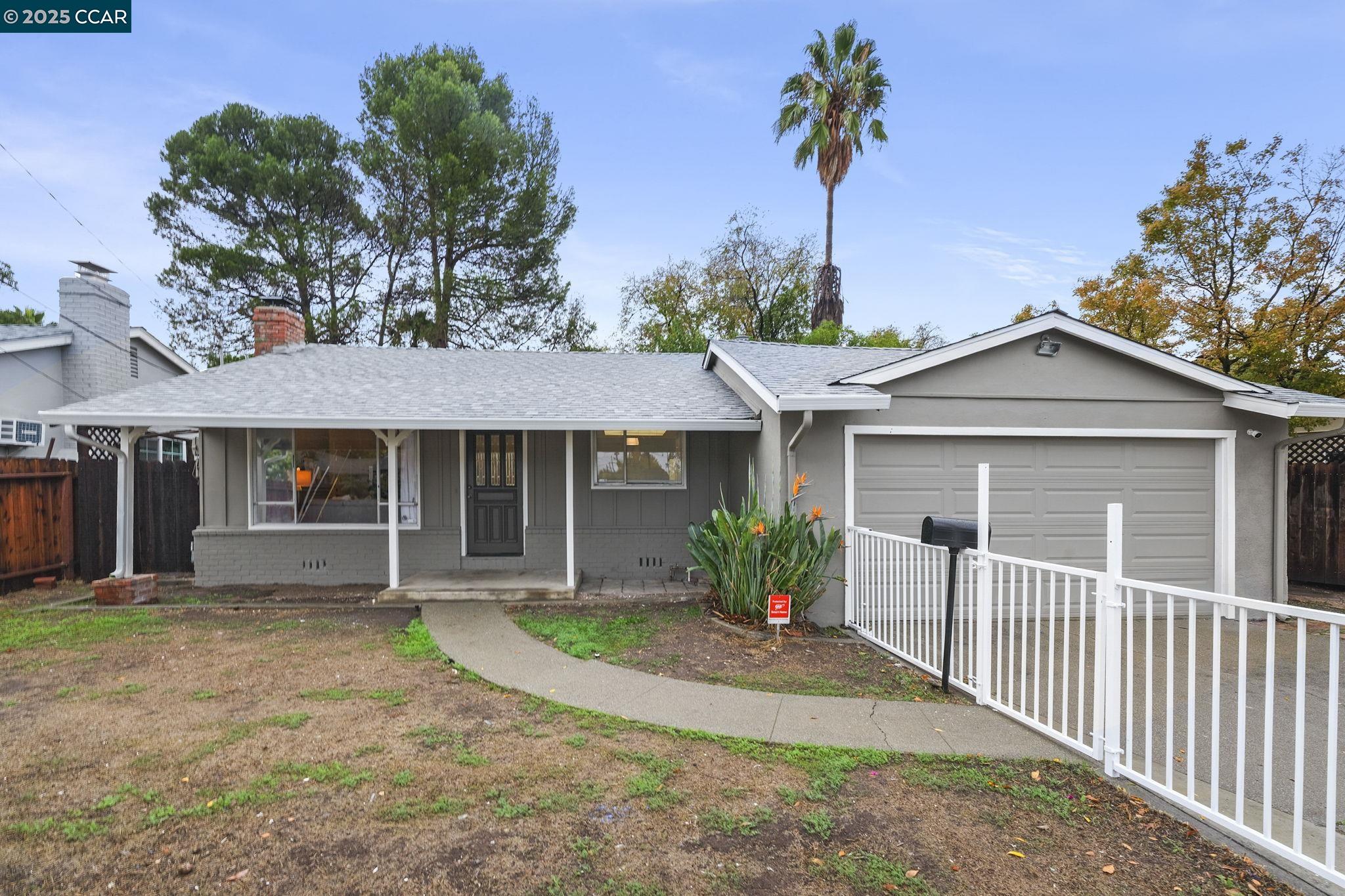 1867 Toyon Dr