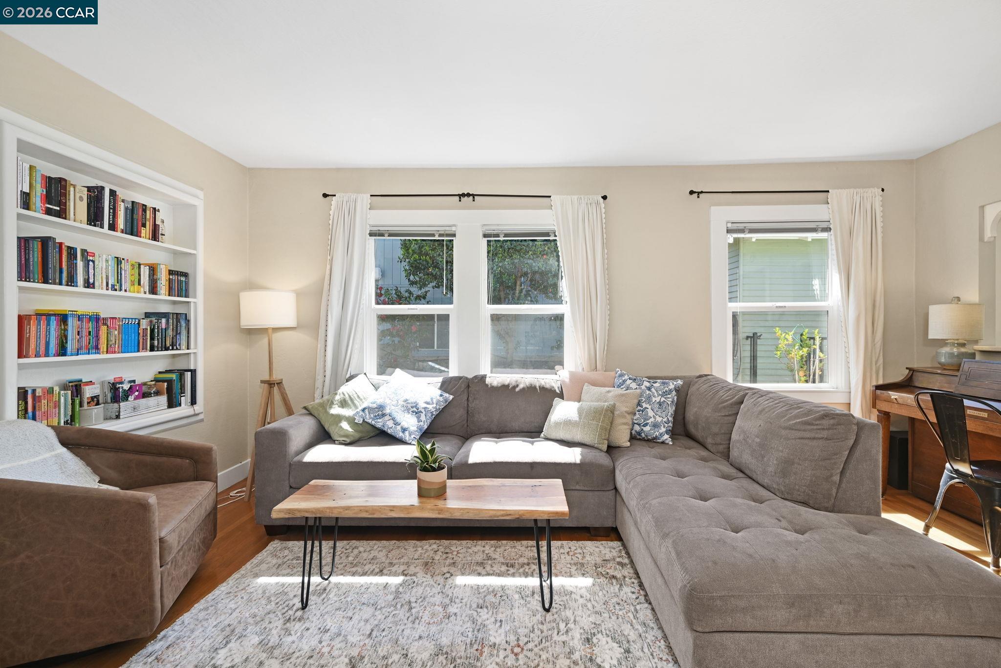 26 Cooke St
